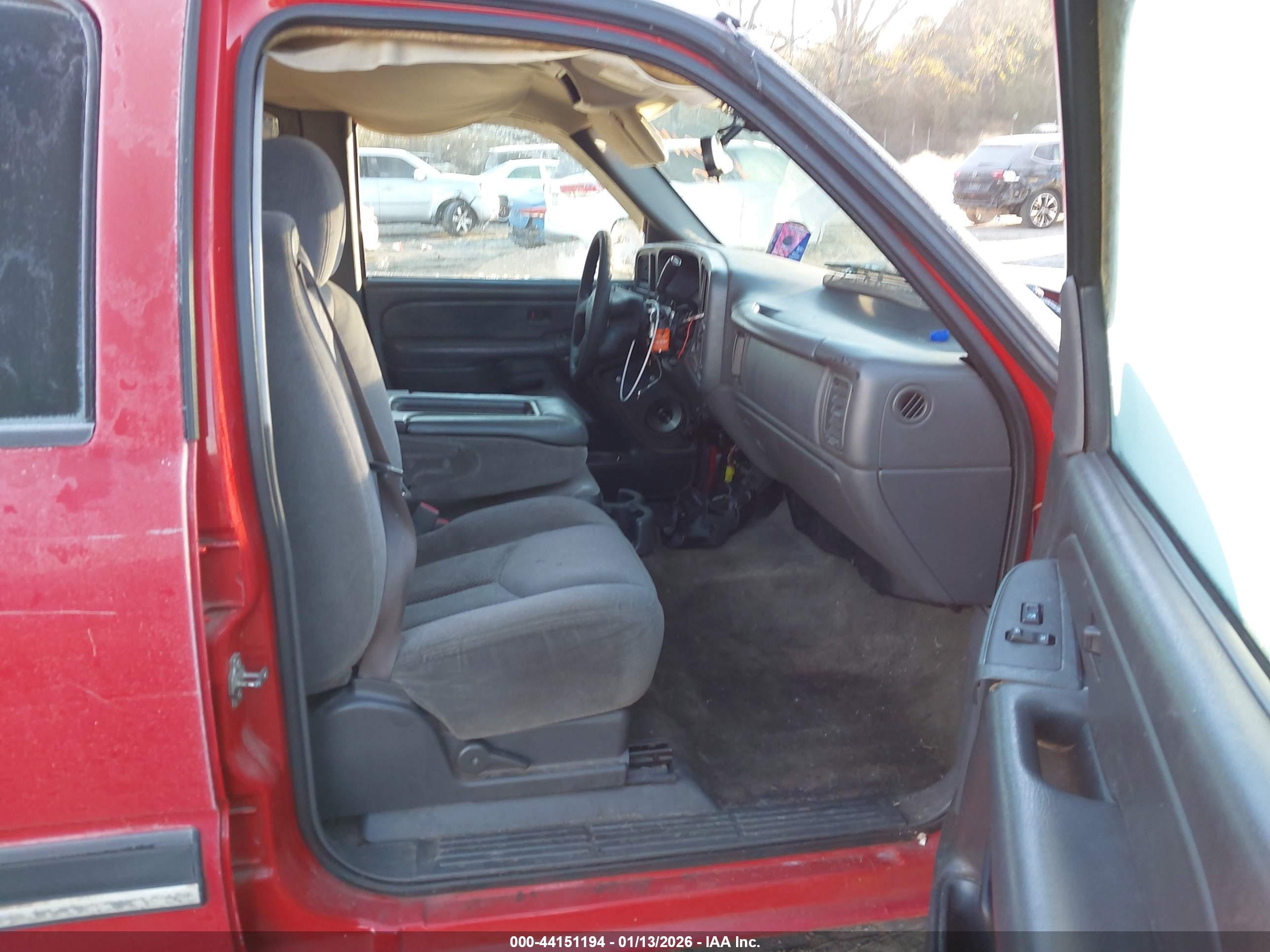 CHEVROLET SILVERADO image 5
