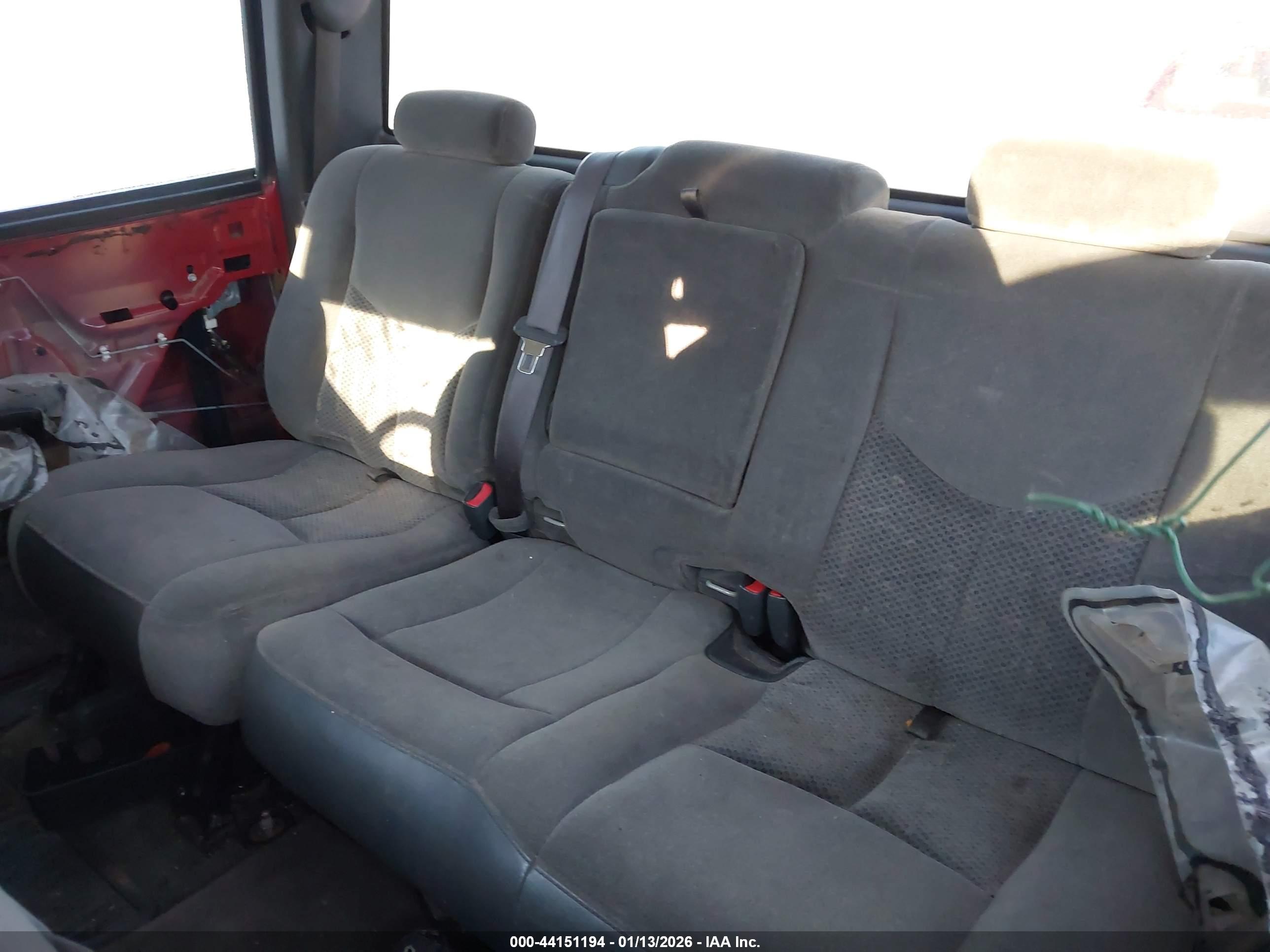 CHEVROLET SILVERADO image 8