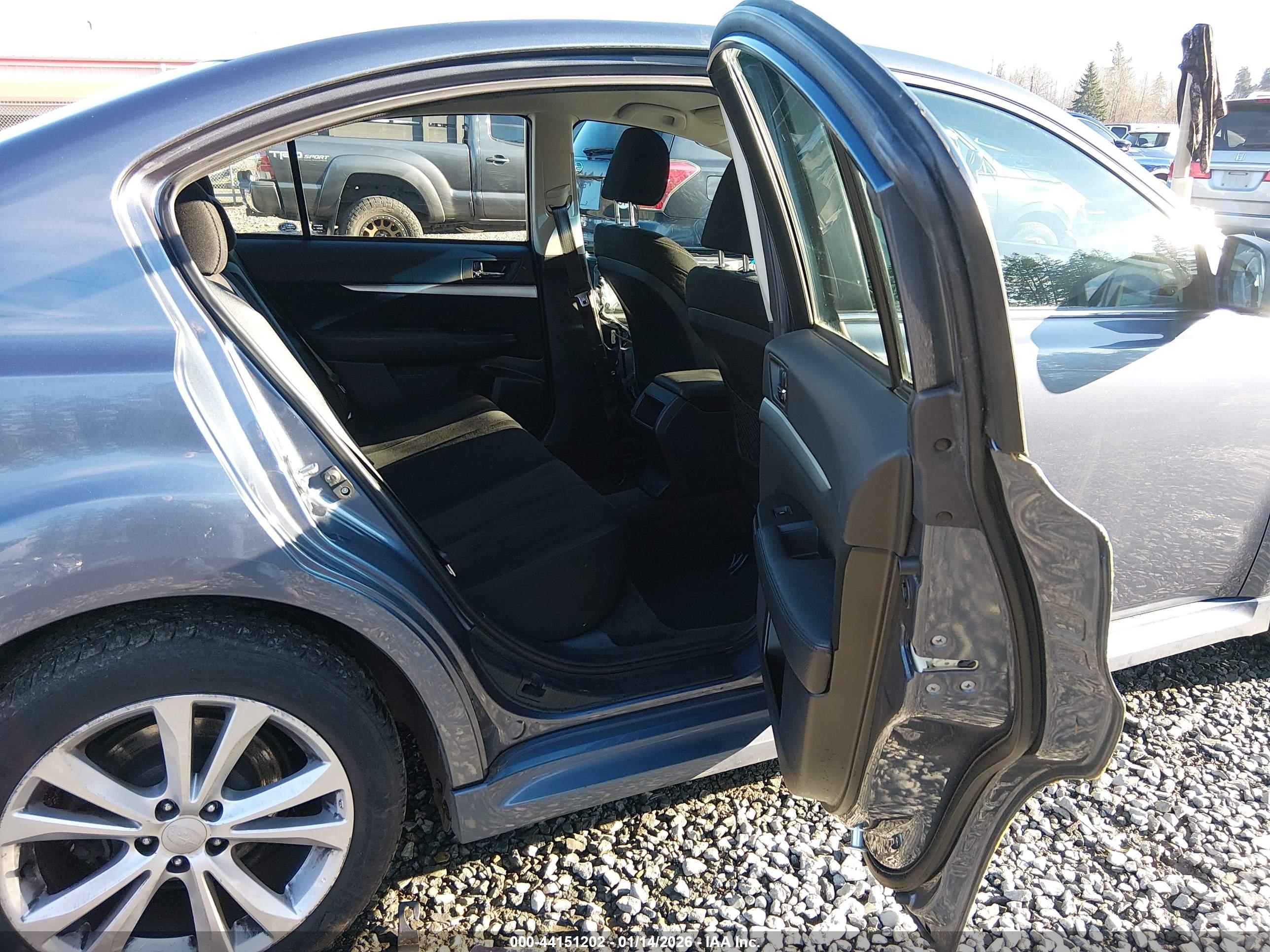 SUBARU LEGACY image 8