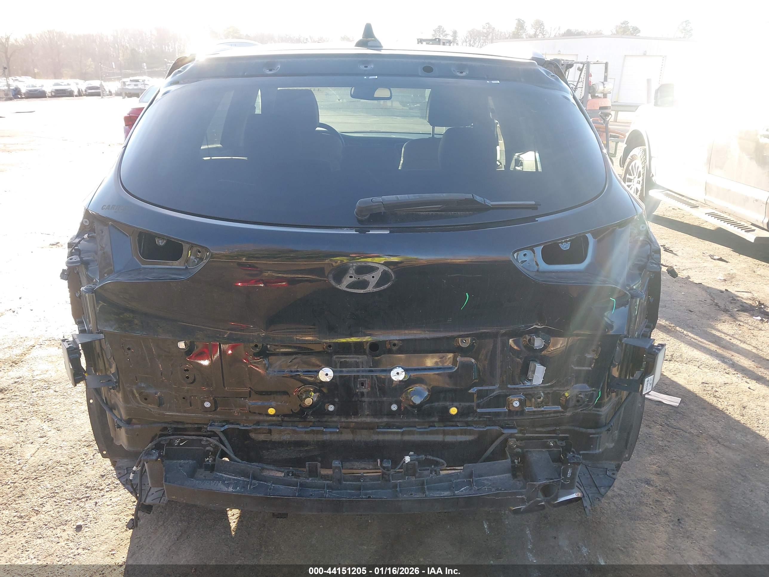HYUNDAI TUCSON image 6