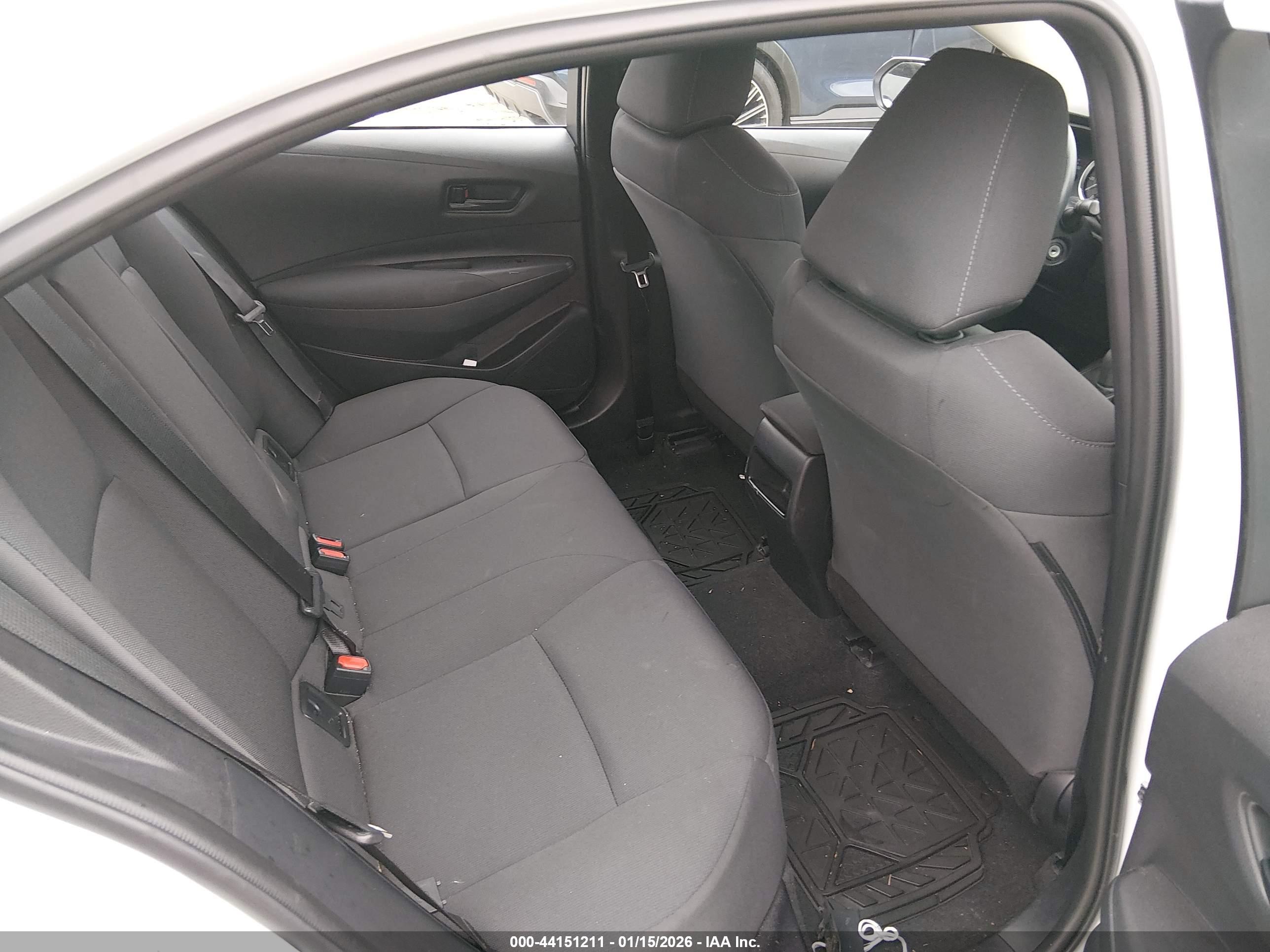 TOYOTA COROLLA image 8
