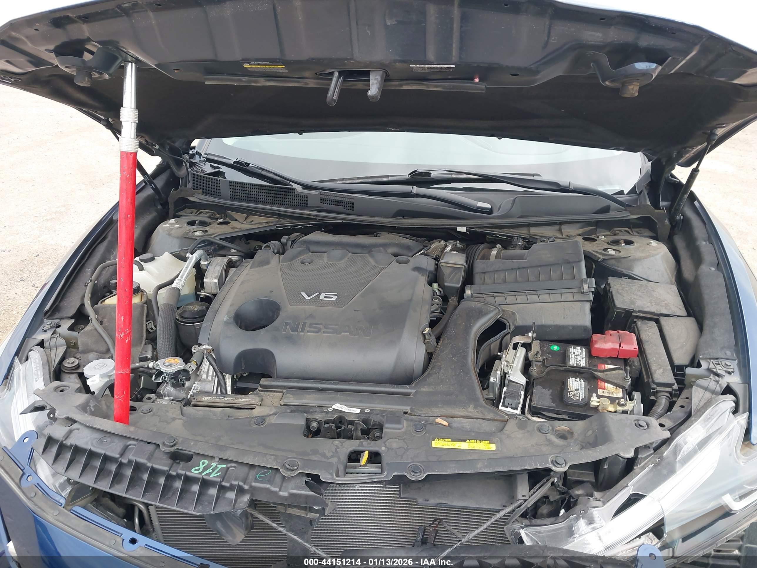 NISSAN MAXIMA image 10