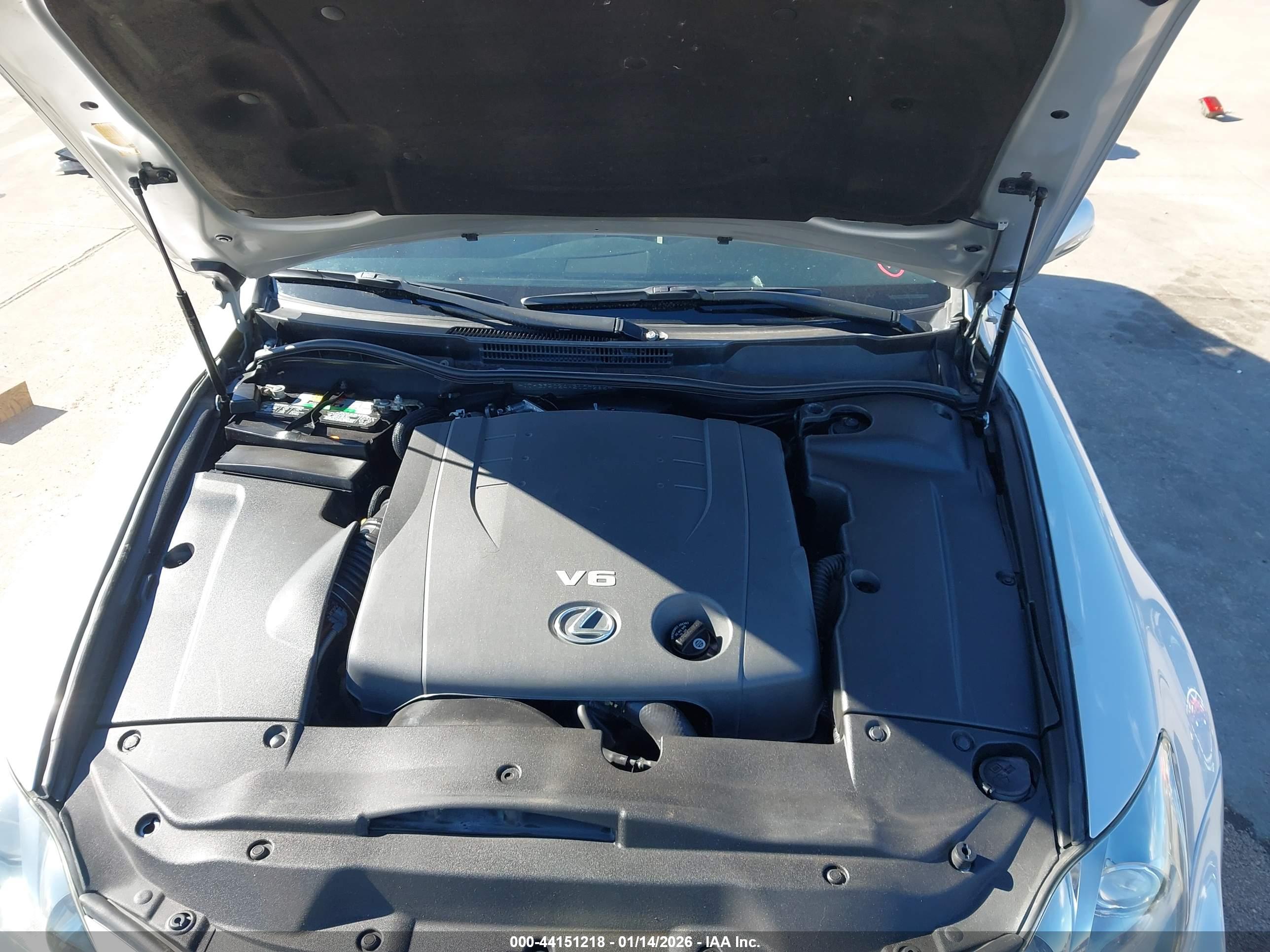 LEXUS IS image 10