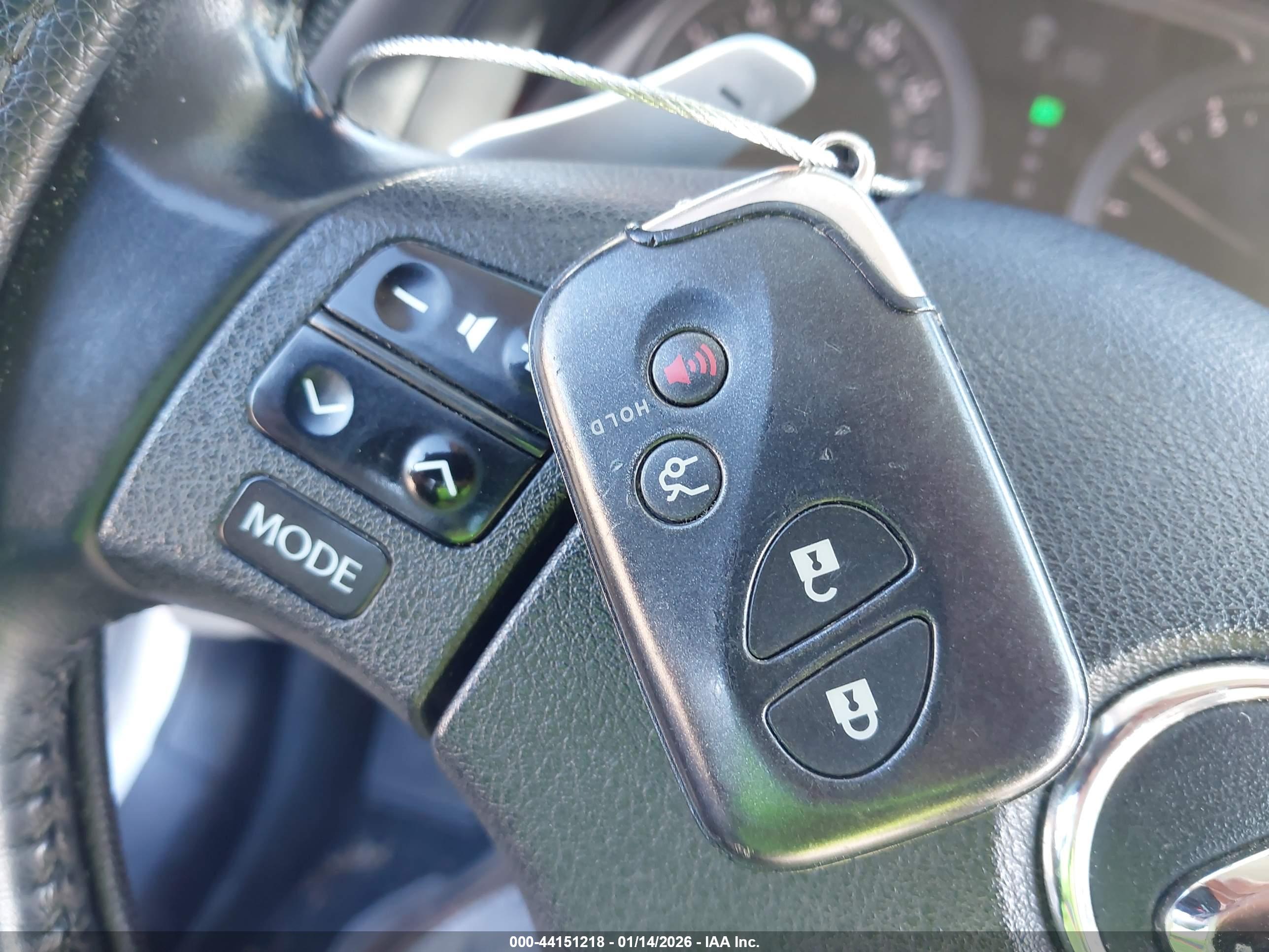 LEXUS IS image 11