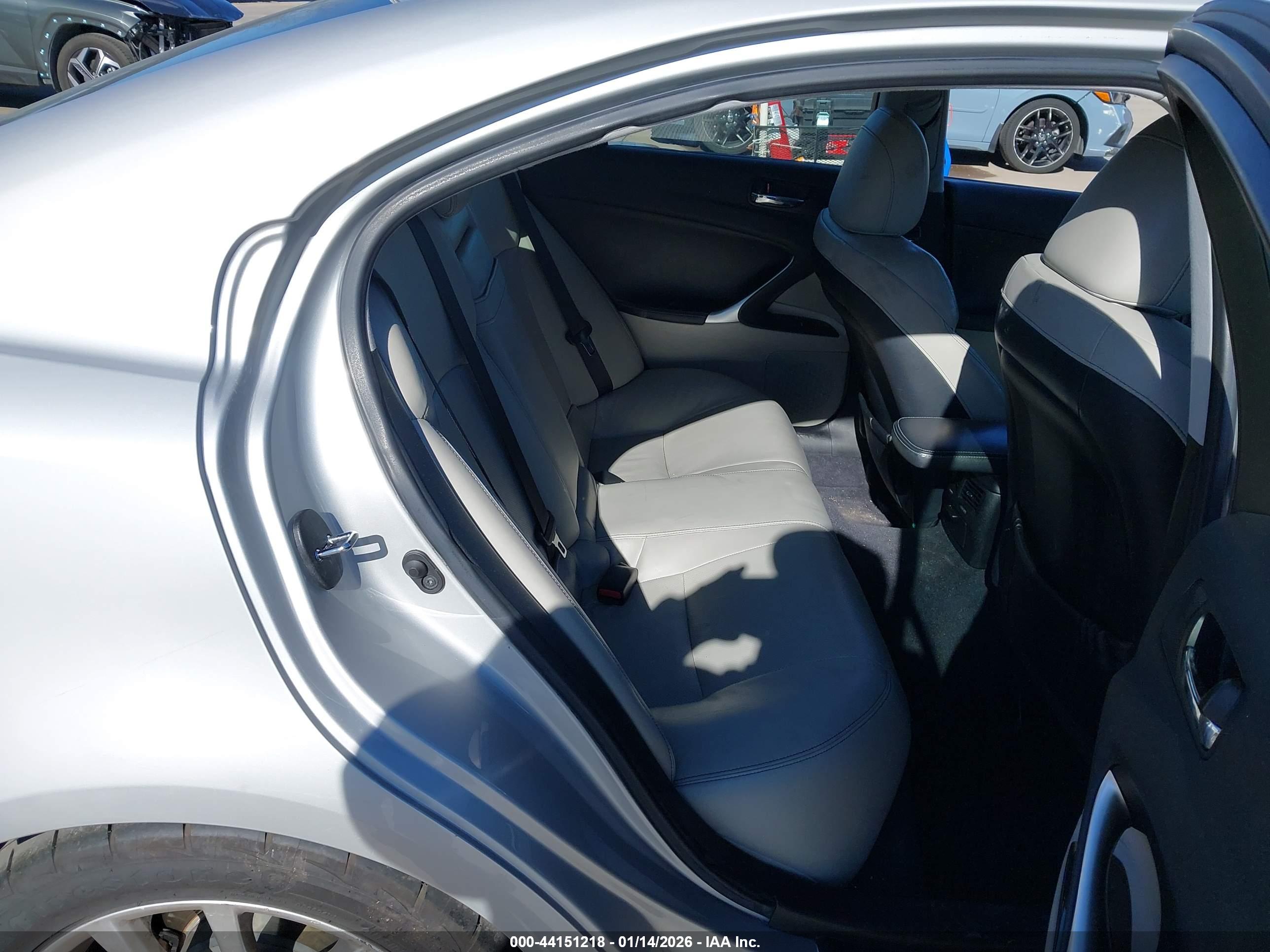 LEXUS IS image 8