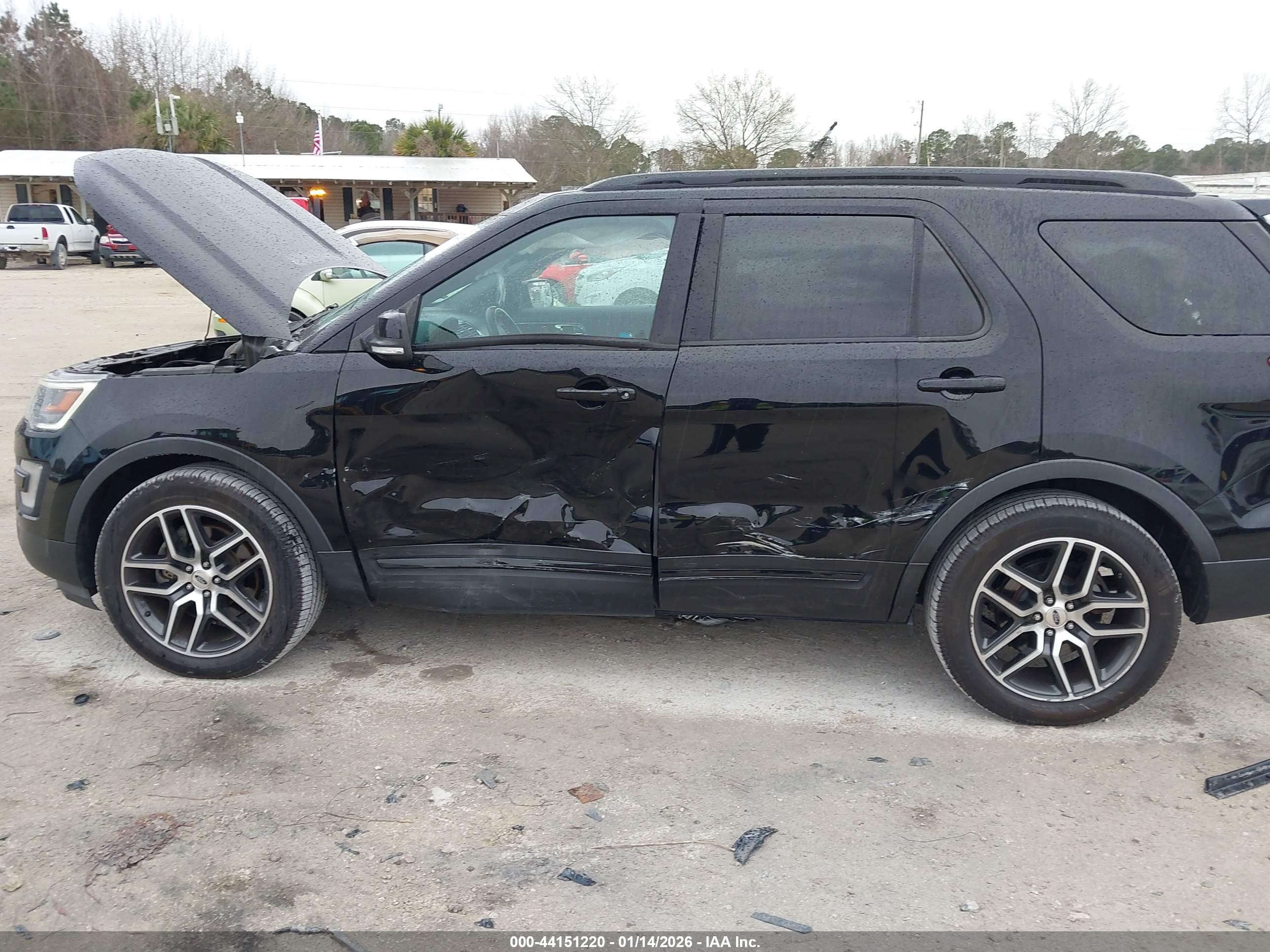 FORD EXPLORER image 6