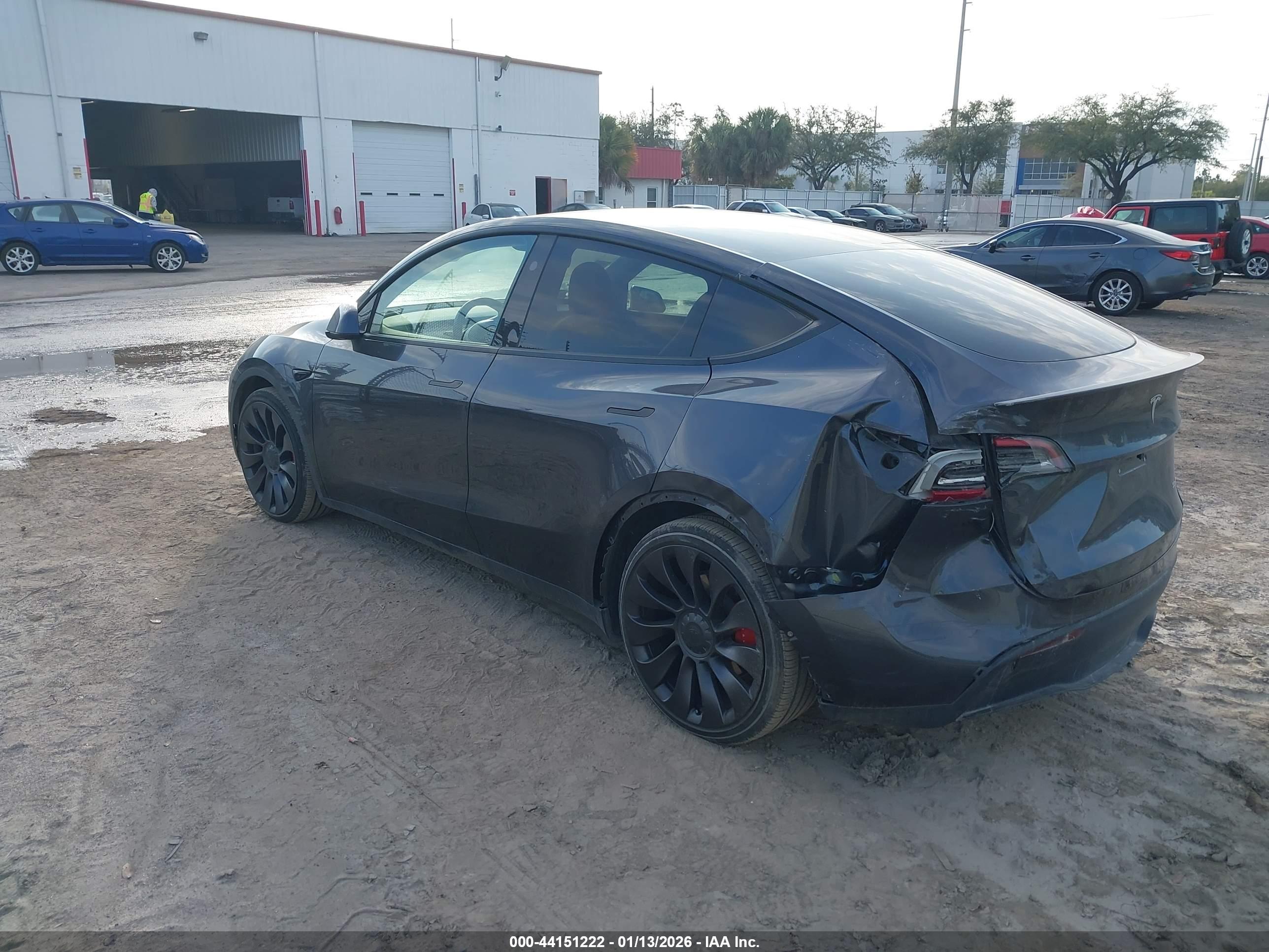 TESLA MODEL image 3