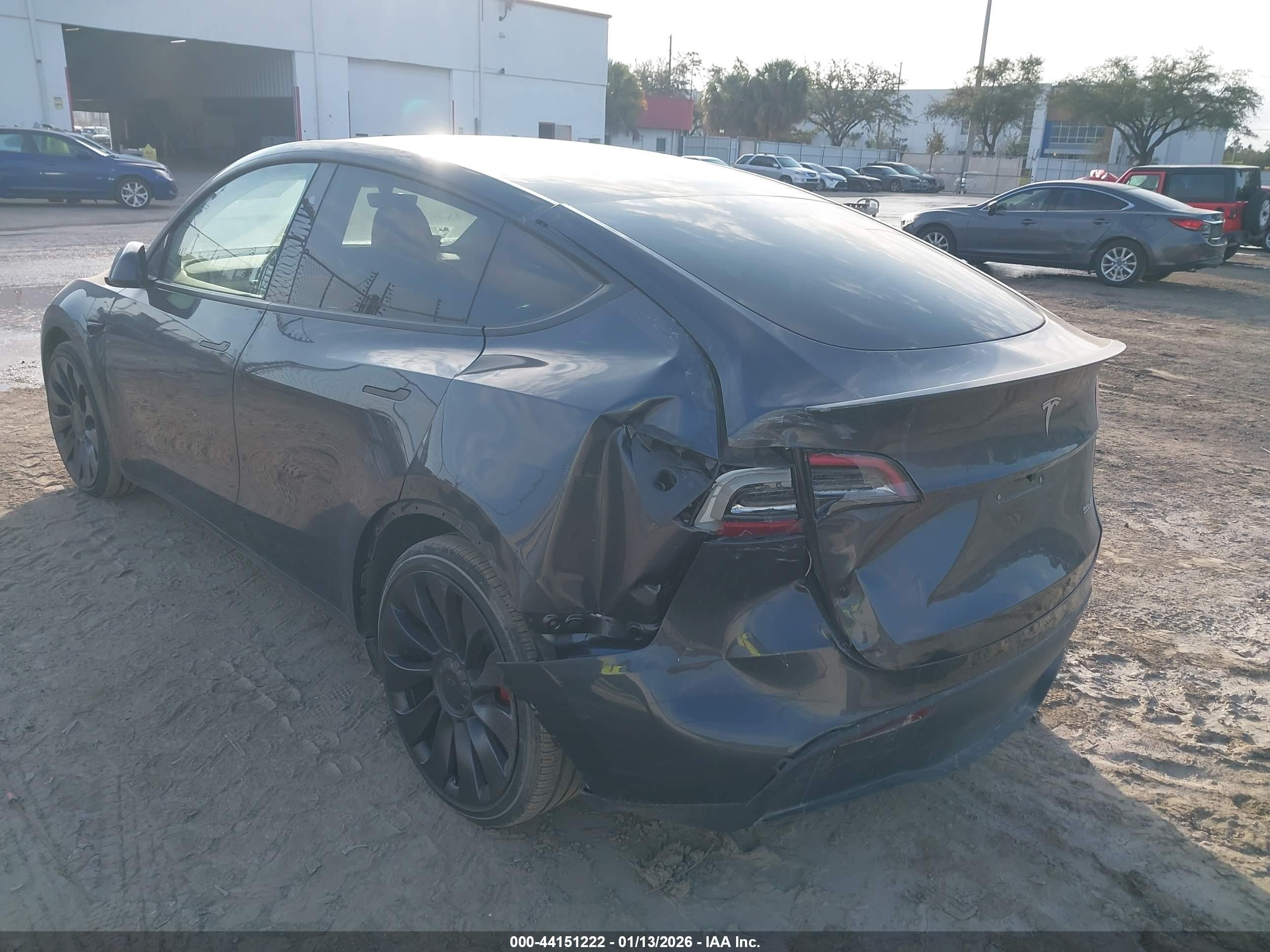 TESLA MODEL image 6