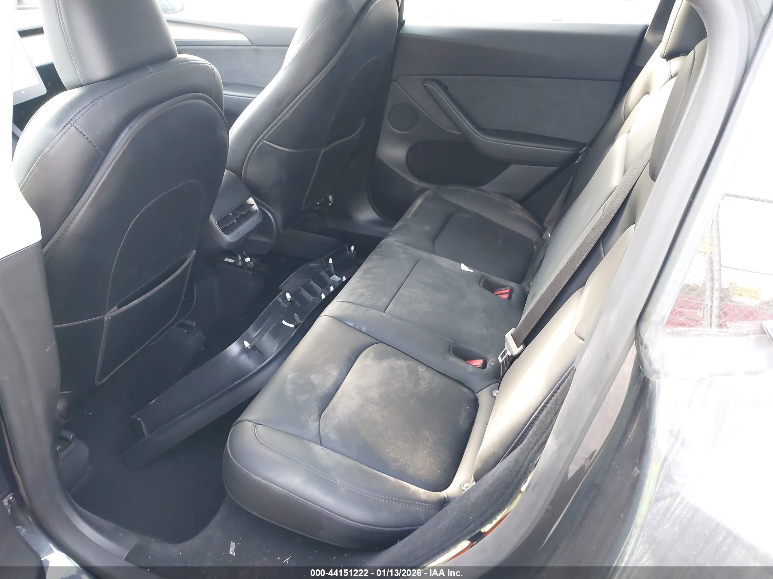 TESLA MODEL image 8