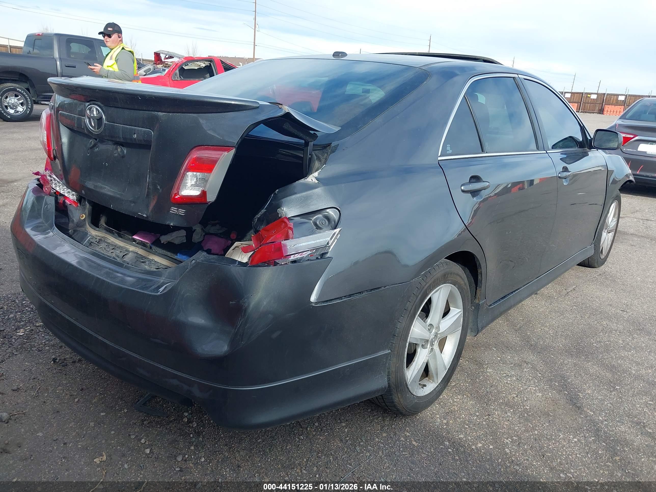 TOYOTA CAMRY image 4