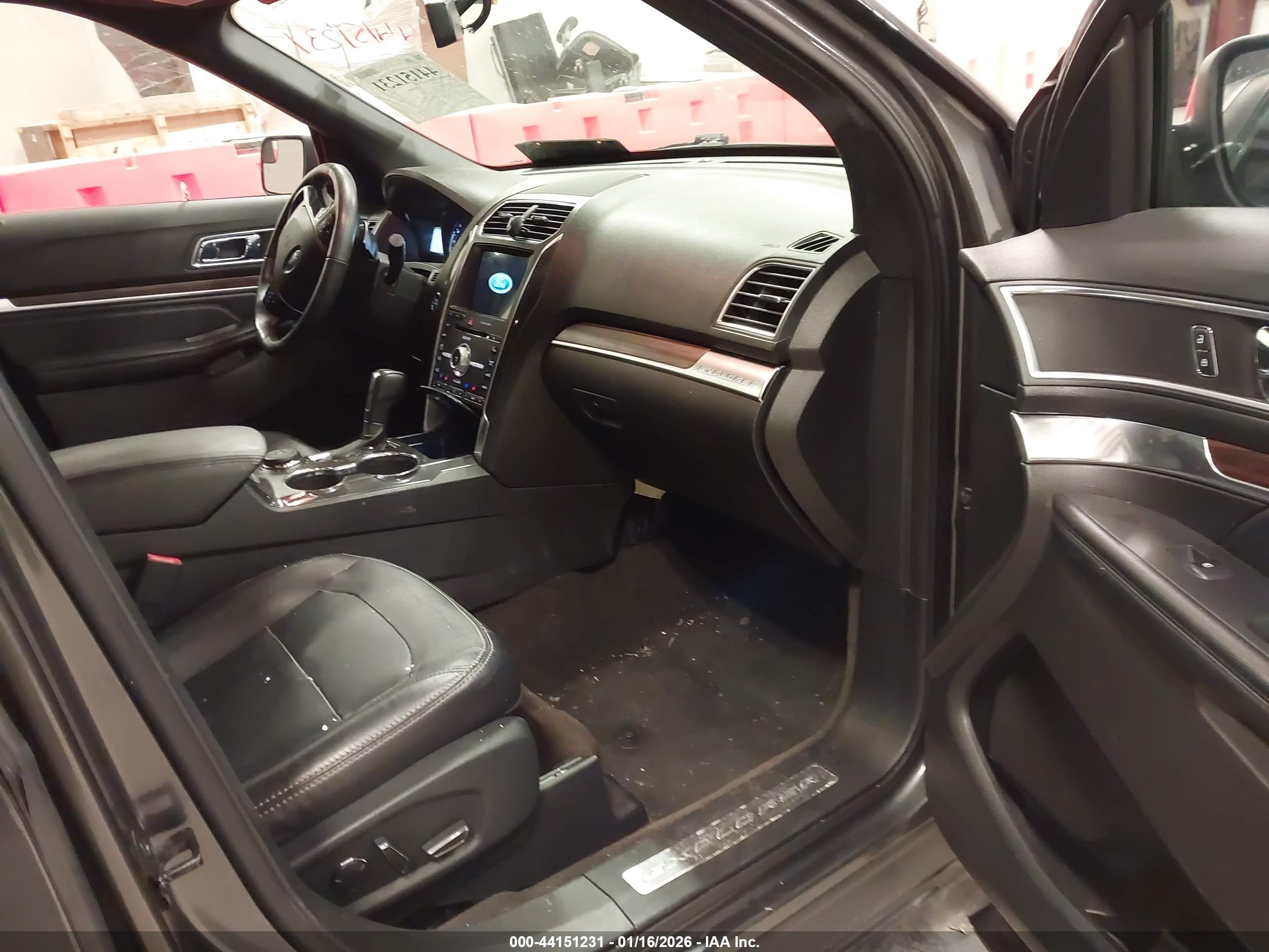 FORD EXPLORER image 5