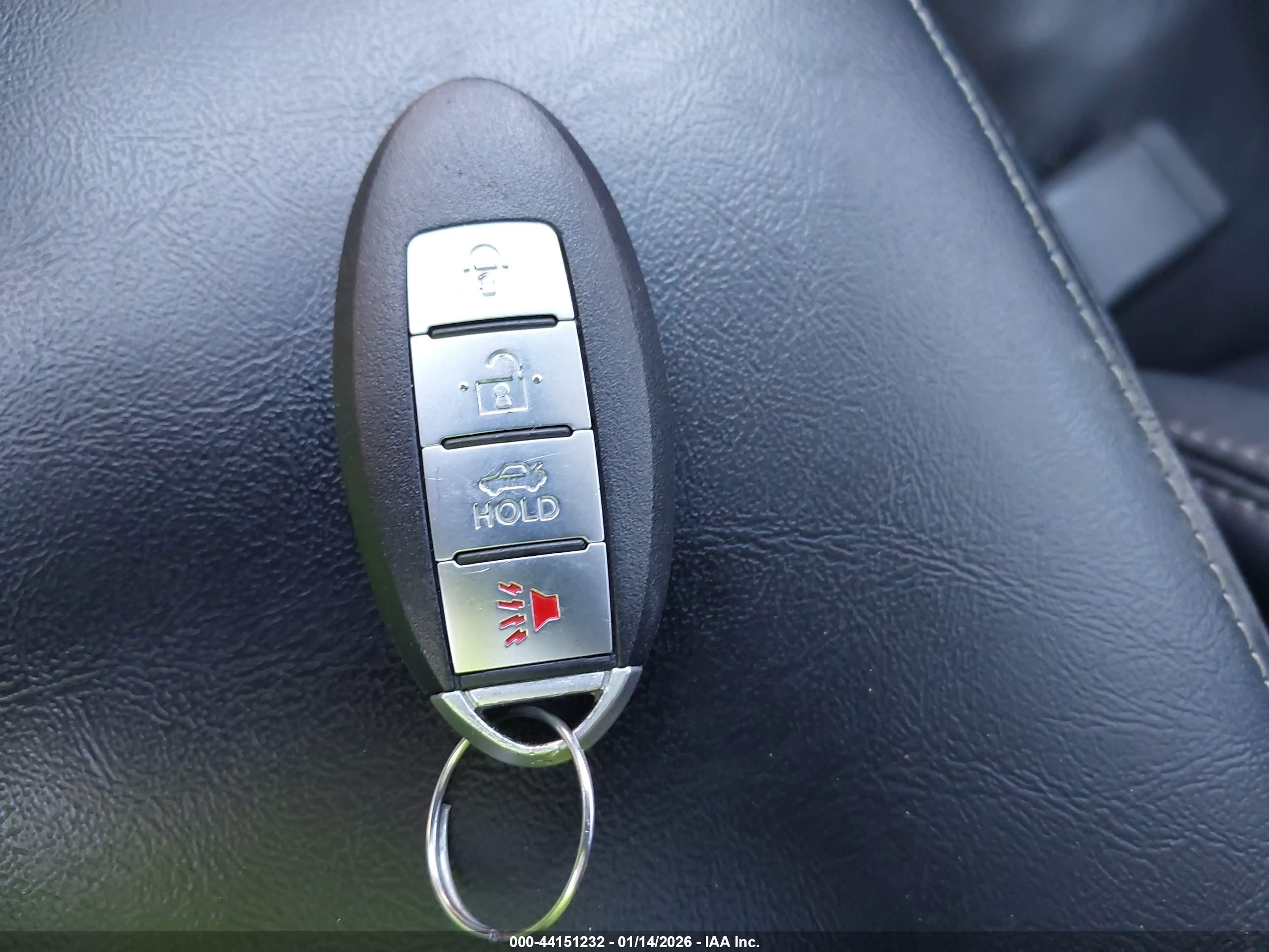 NISSAN MAXIMA image 11
