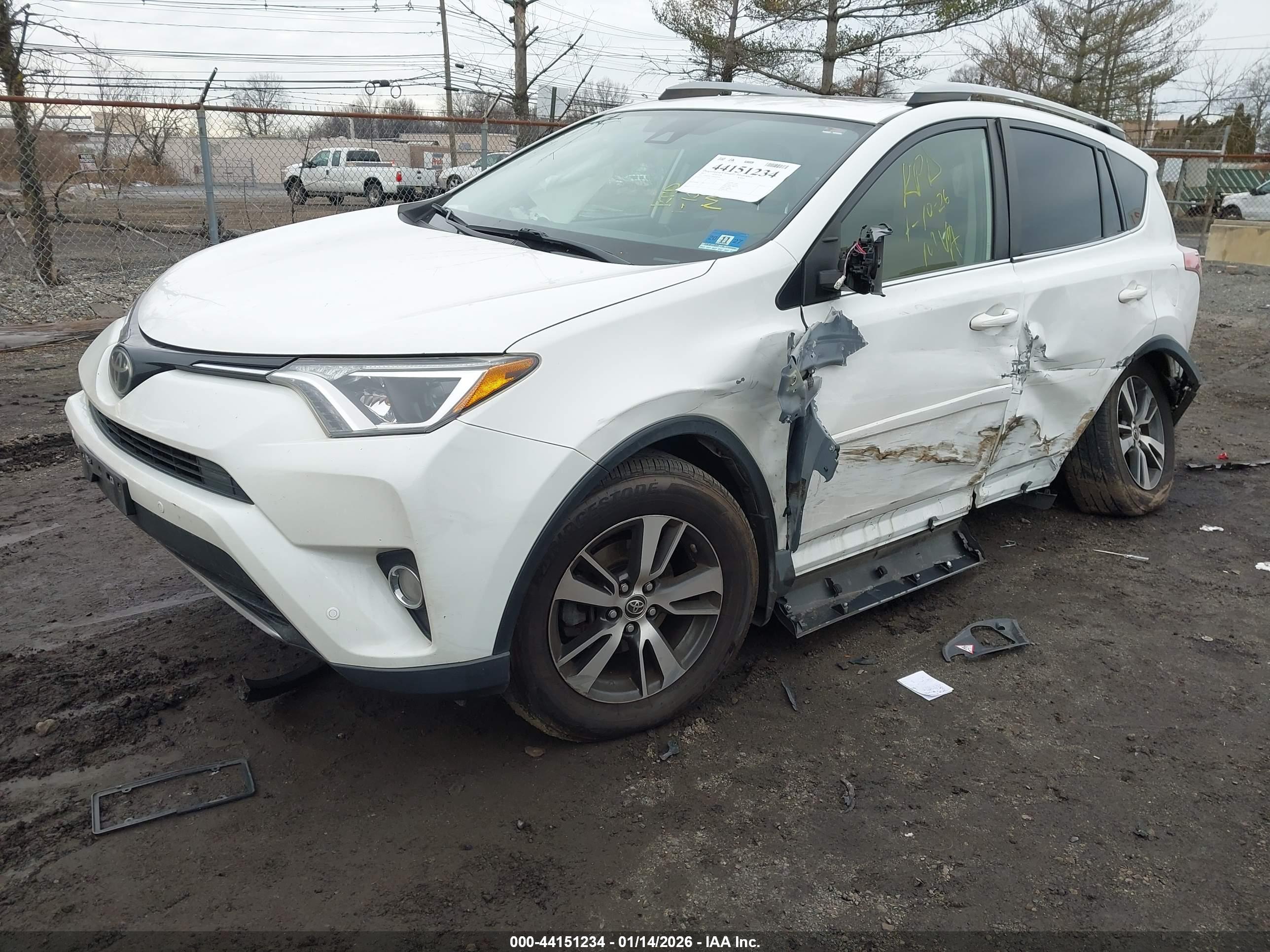 TOYOTA RAV4 image 2