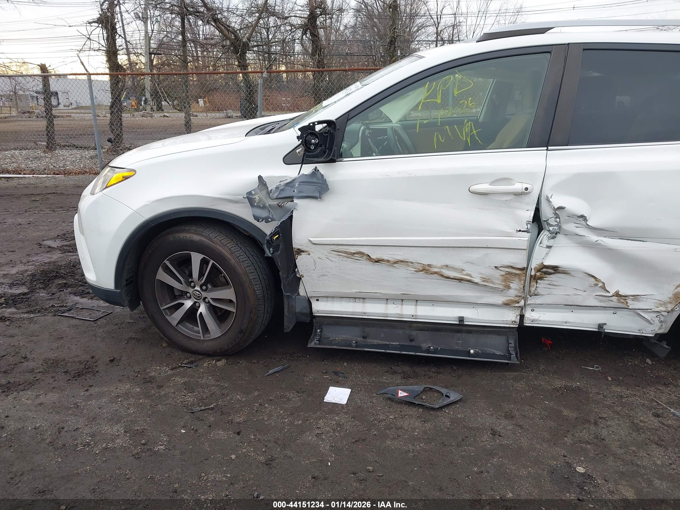 TOYOTA RAV4 image 6