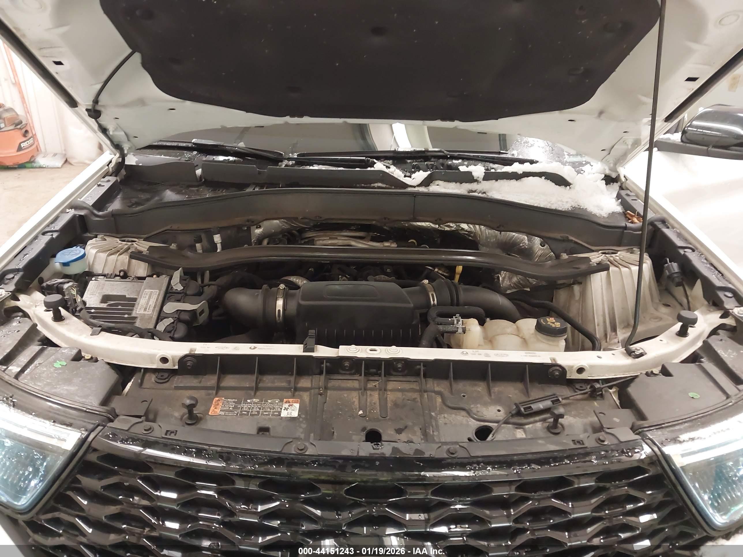 FORD EXPLORER image 10