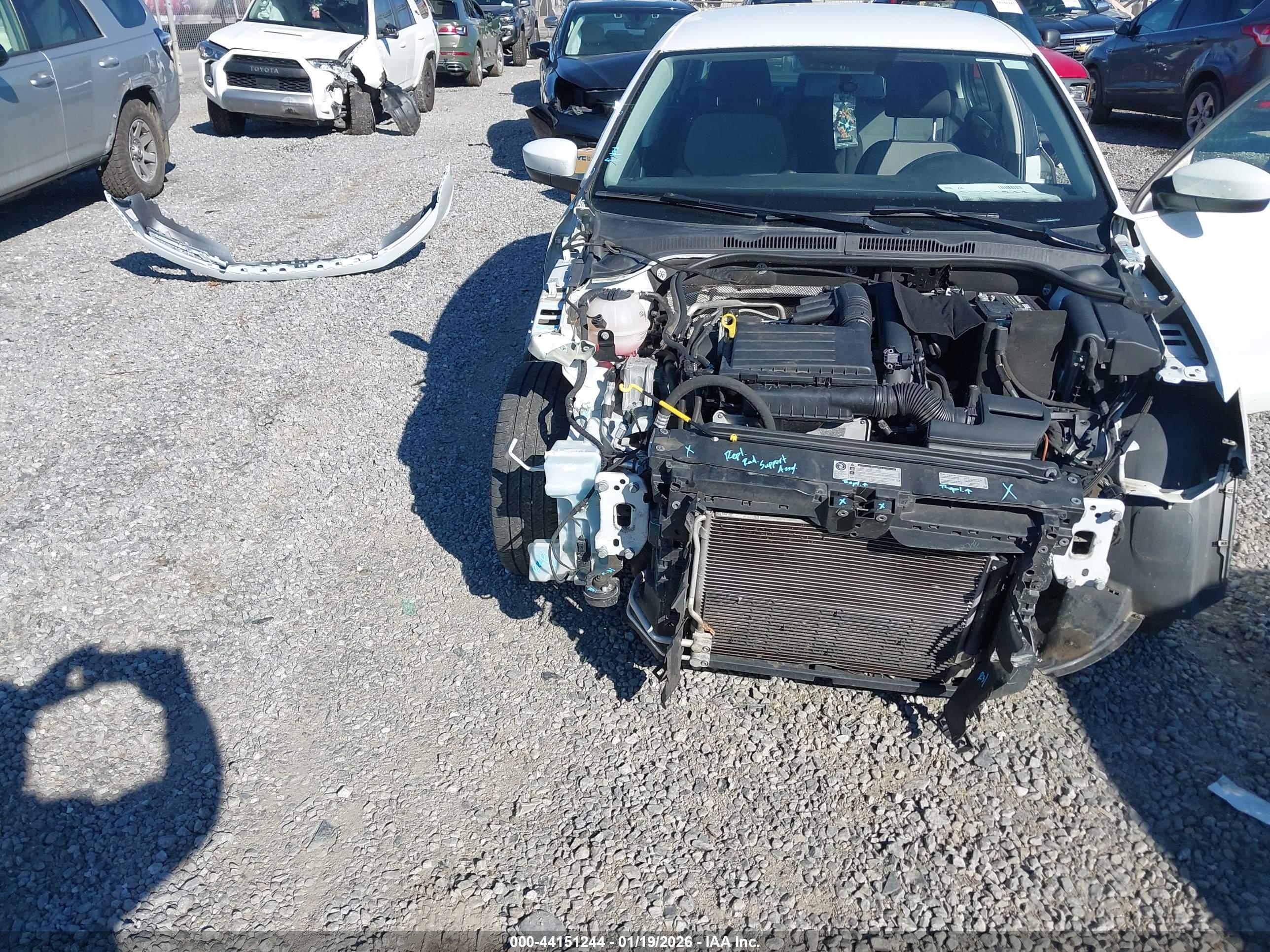 VOLKSWAGEN JETTA image 6