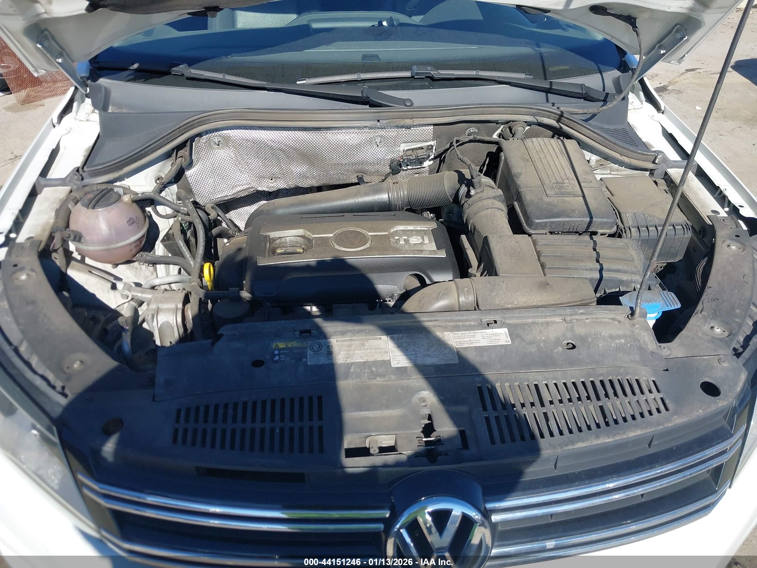 VOLKSWAGEN TIGUAN image 10