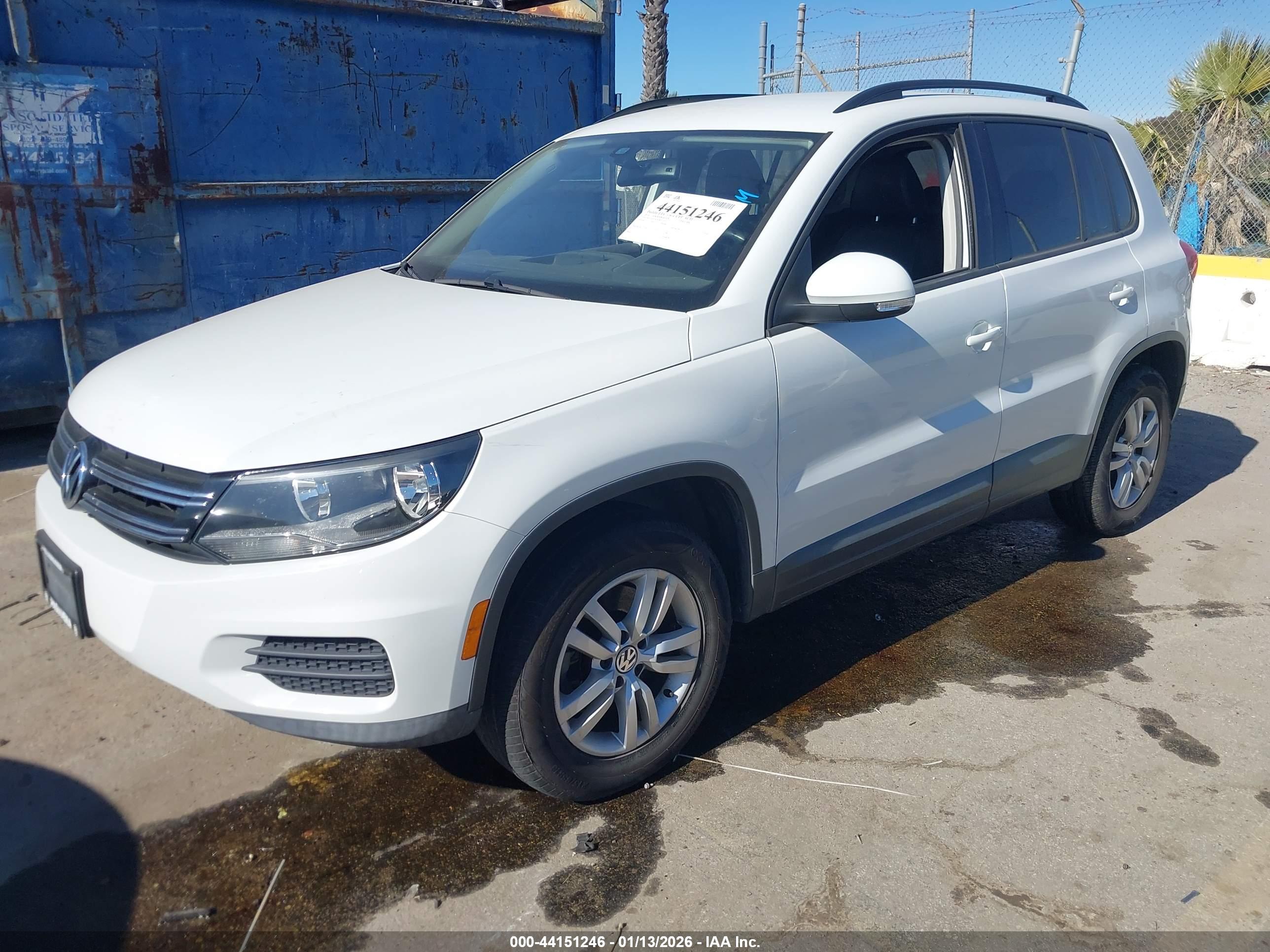 VOLKSWAGEN TIGUAN image 2