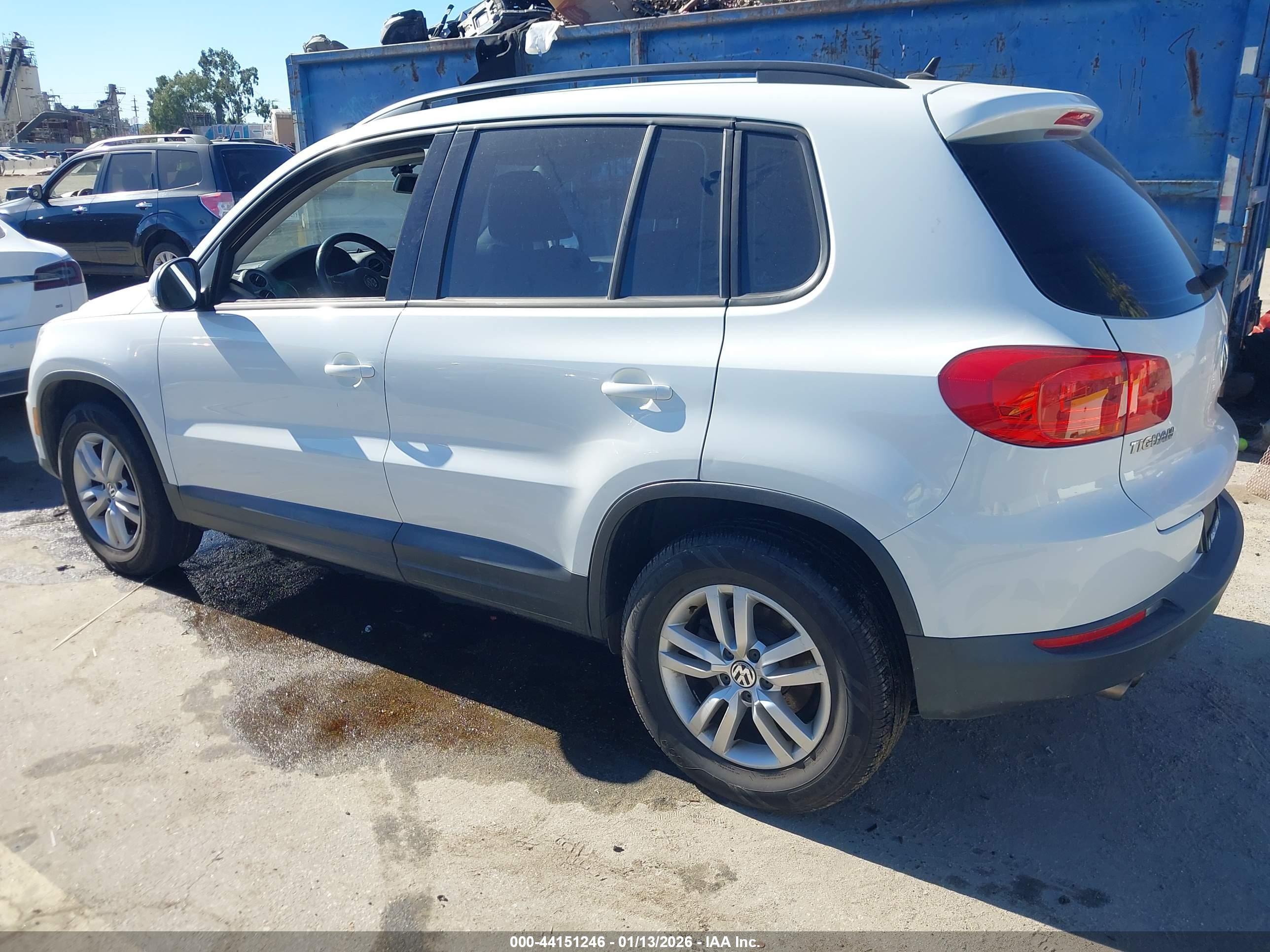 VOLKSWAGEN TIGUAN image 3