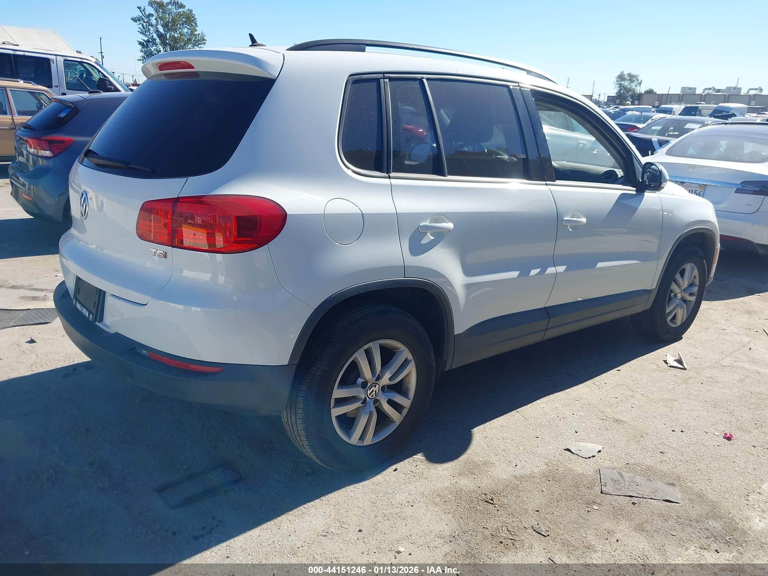 VOLKSWAGEN TIGUAN image 4