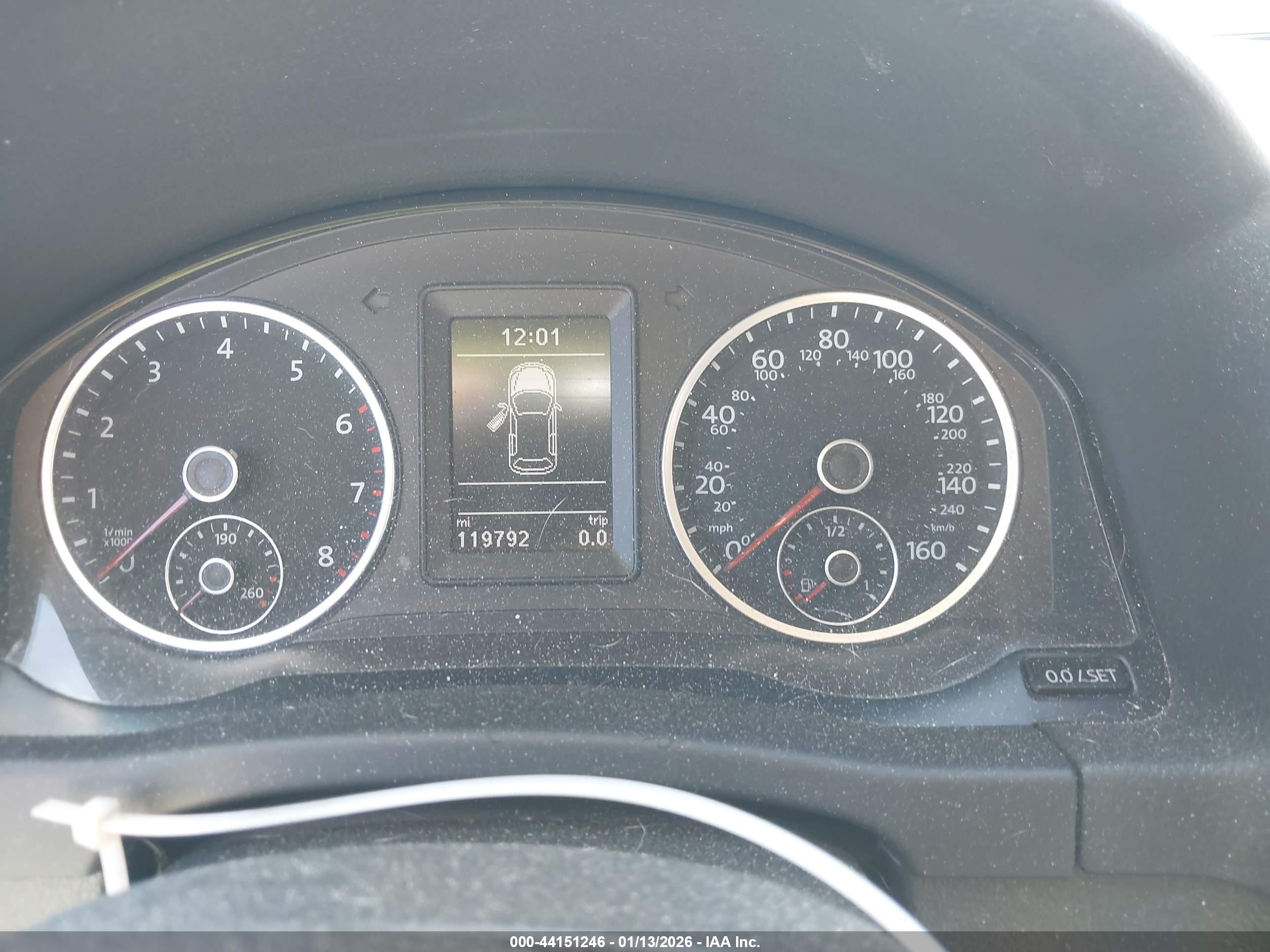 VOLKSWAGEN TIGUAN image 7