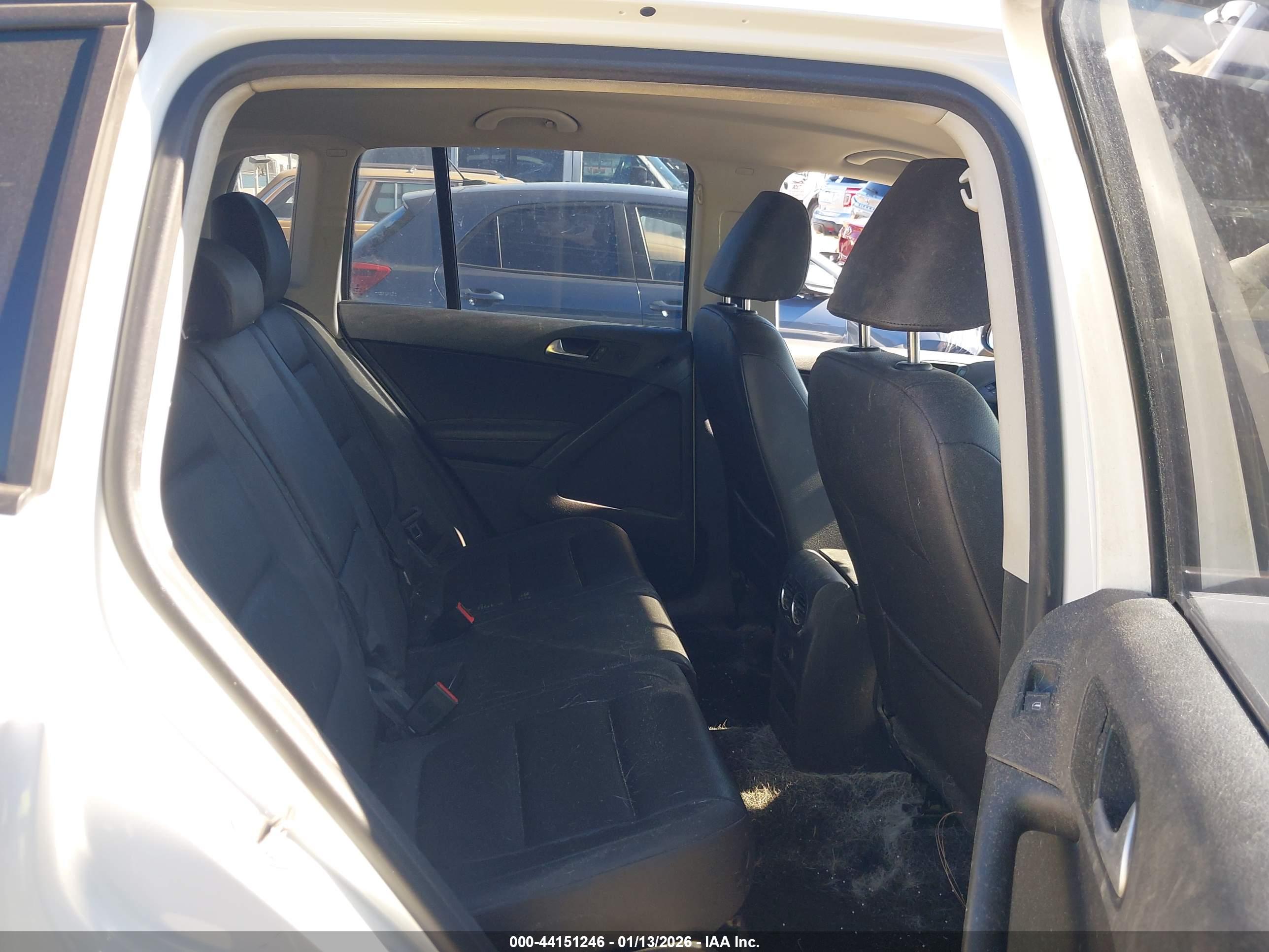 VOLKSWAGEN TIGUAN image 8