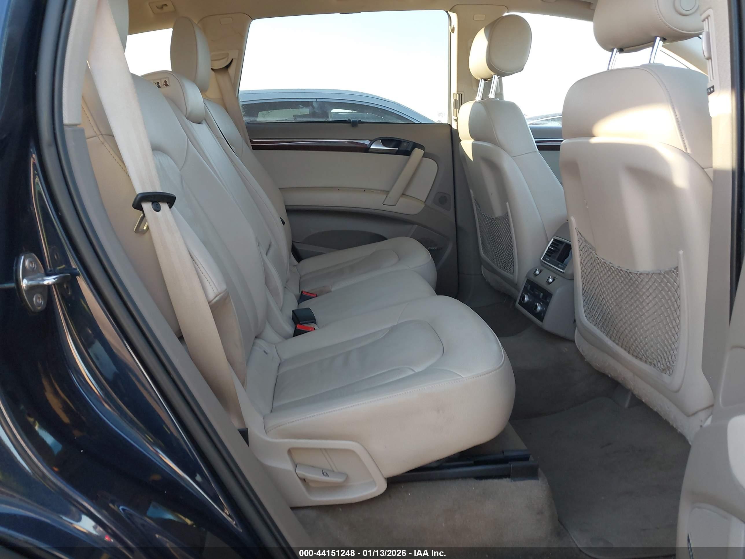 AUDI Q7 image 8