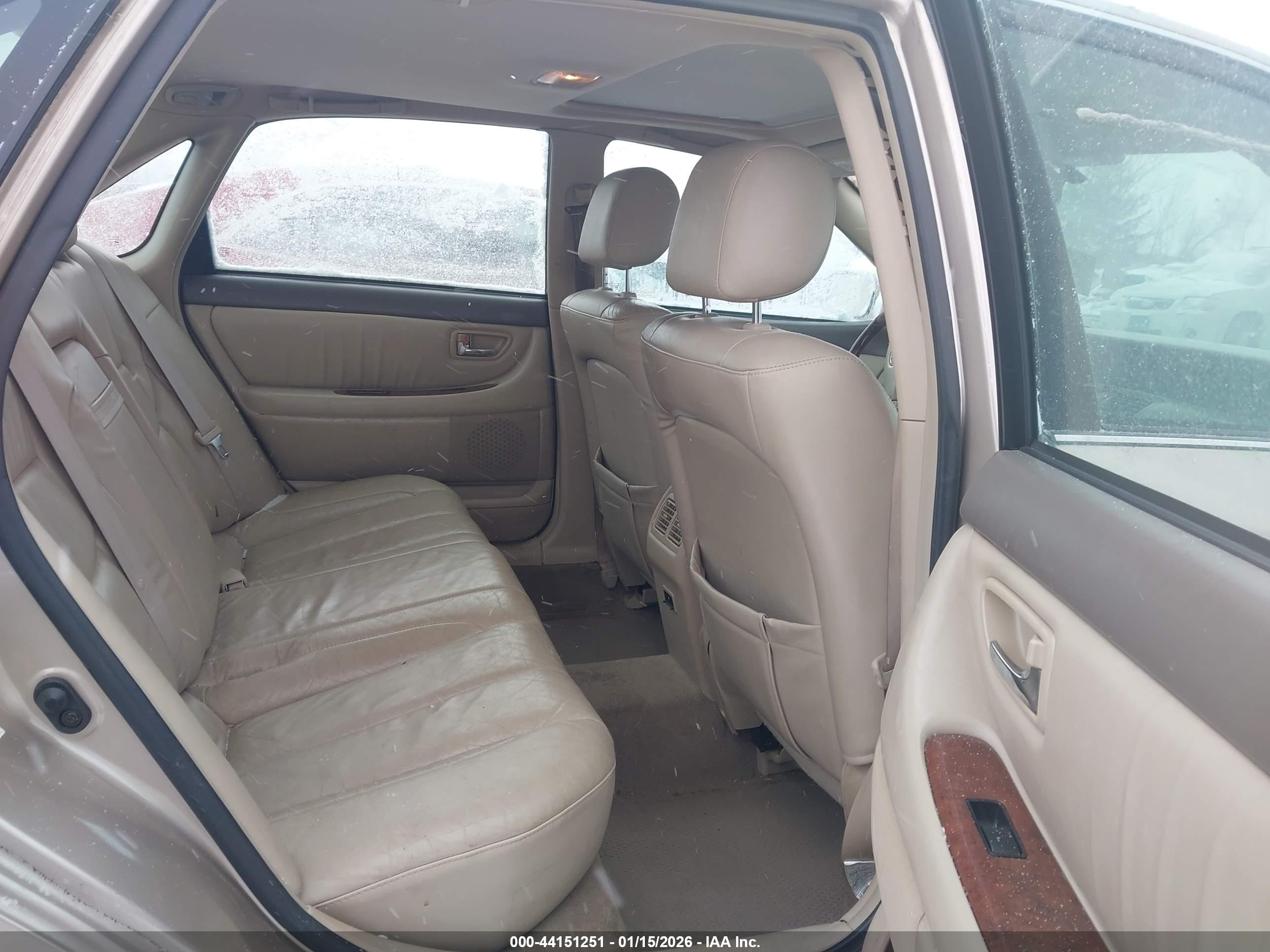 TOYOTA AVALON image 8