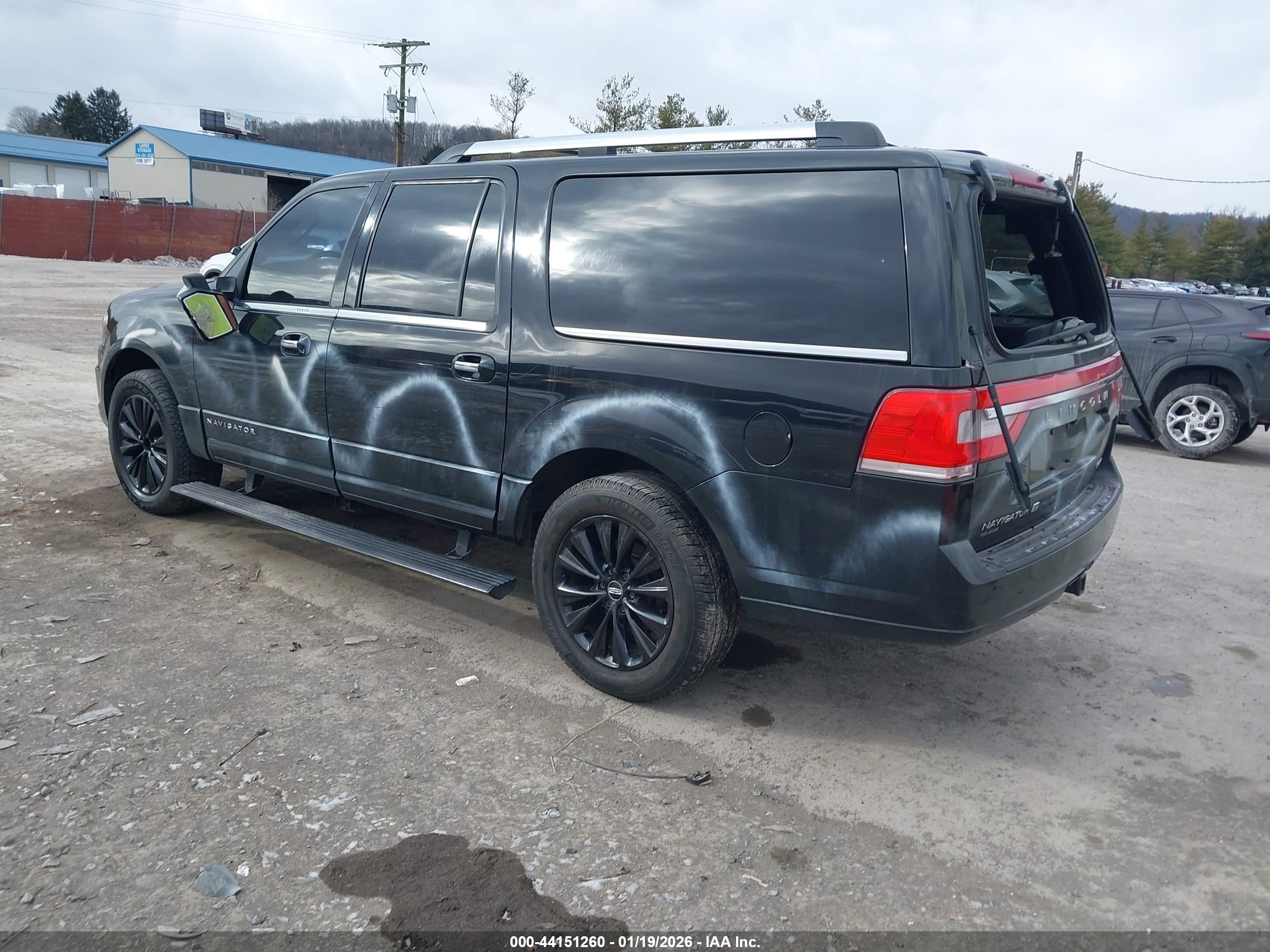 LINCOLN NAVIGATOR image 3