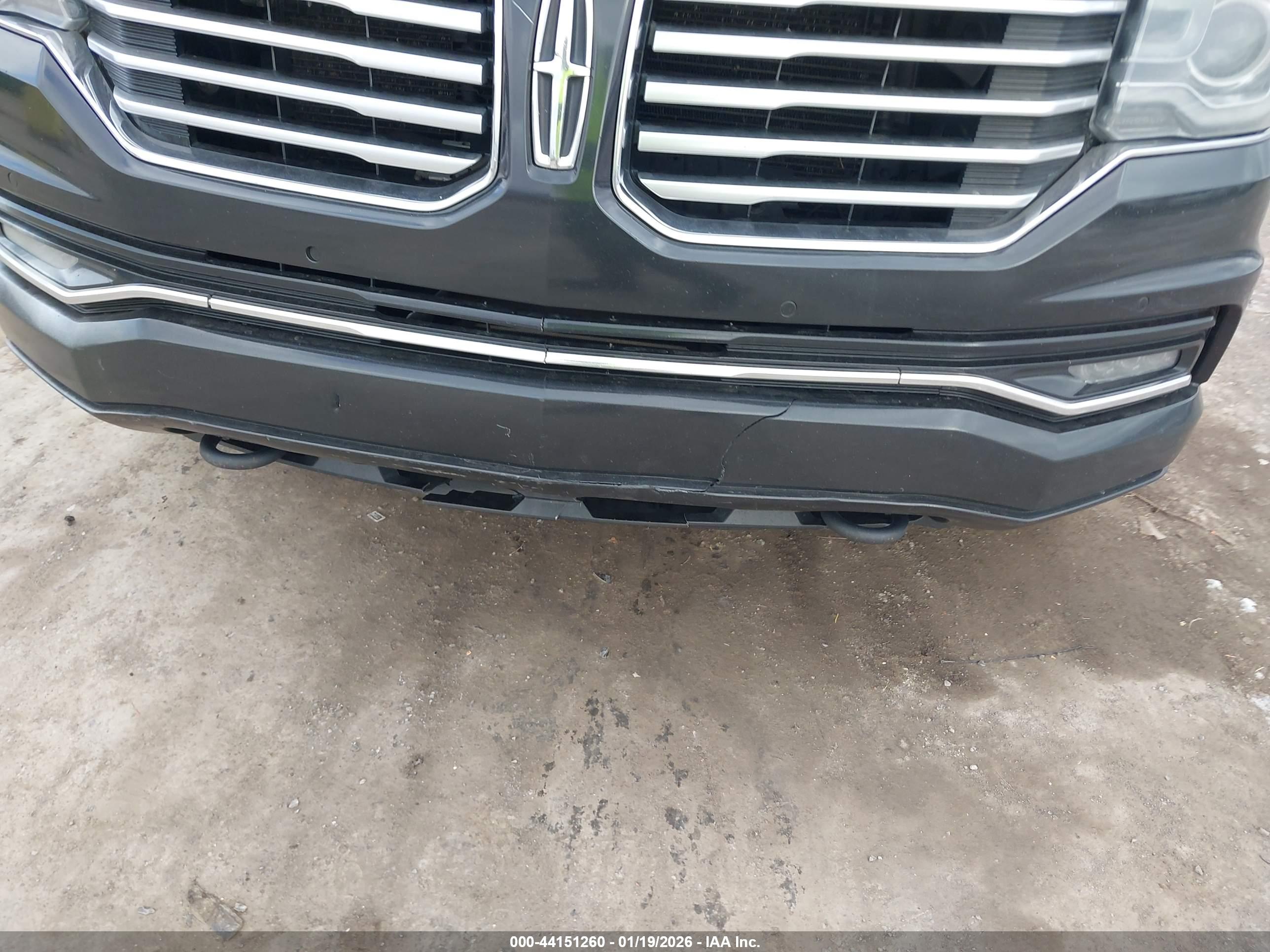 LINCOLN NAVIGATOR image 6