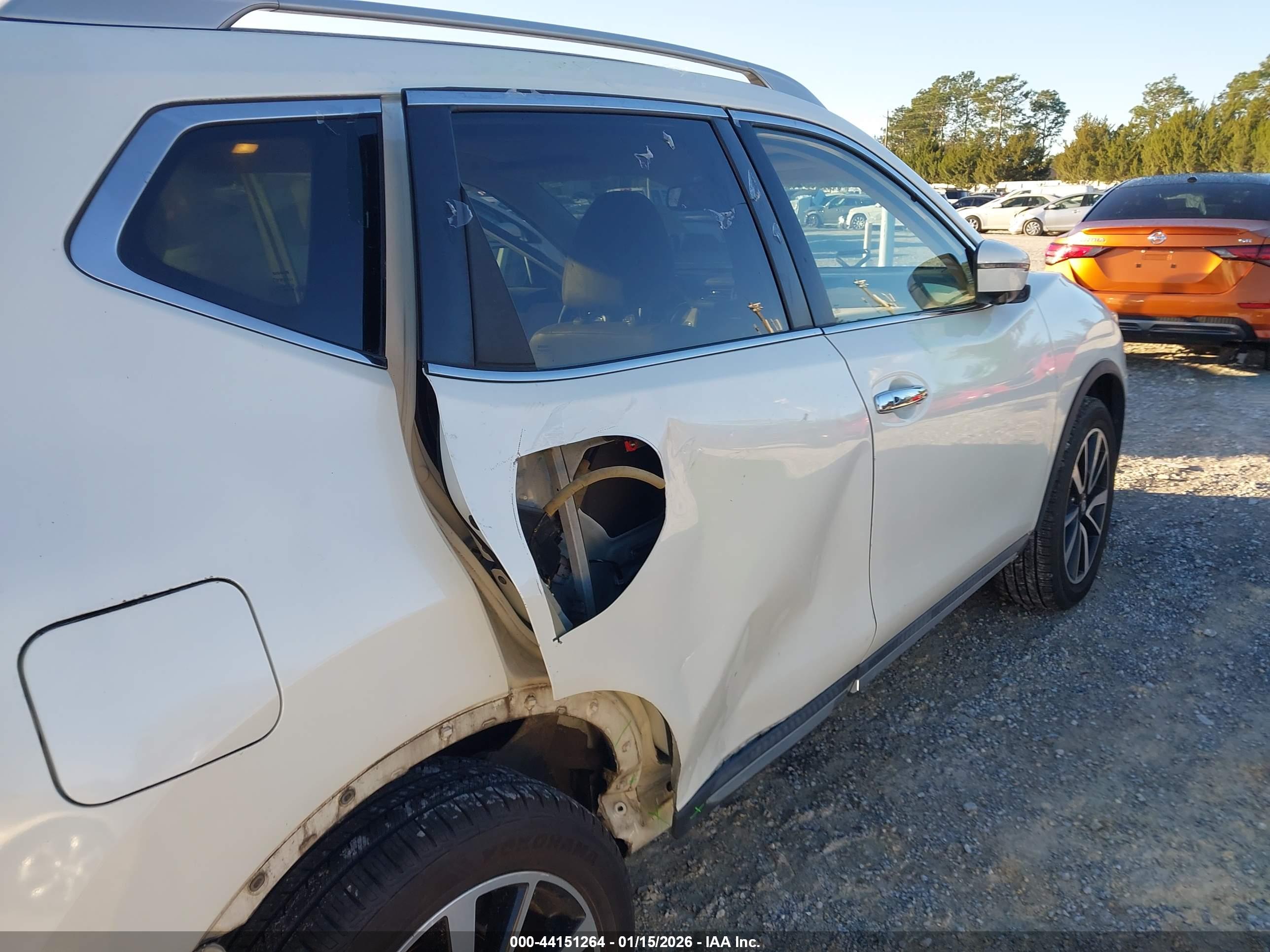NISSAN ROGUE image 6