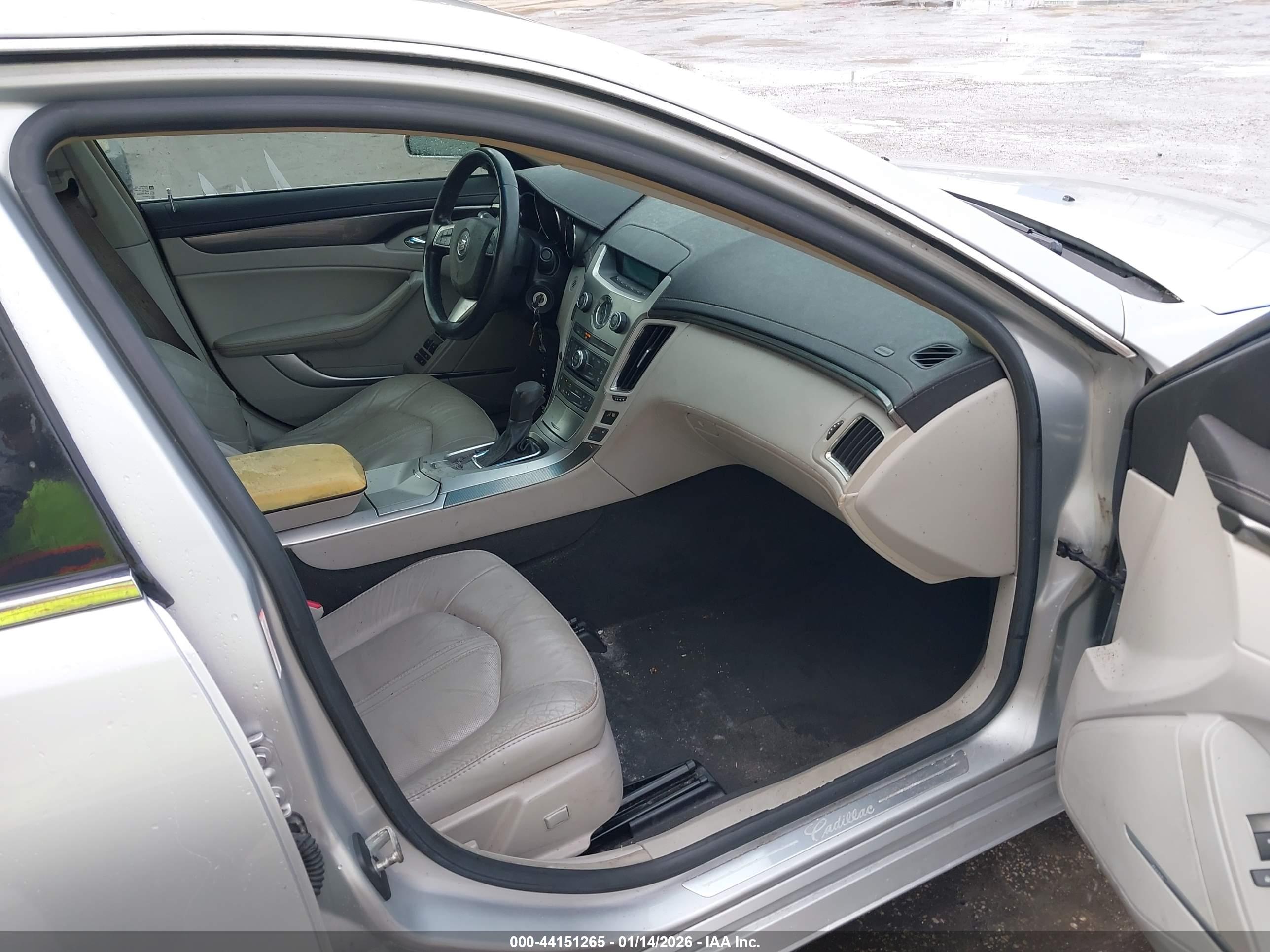 CADILLAC CTS image 5