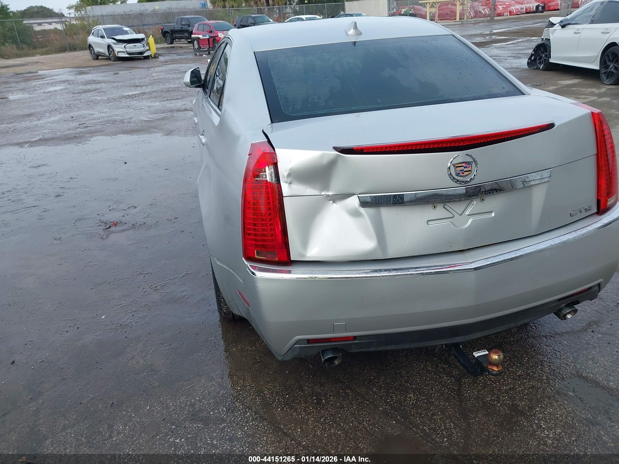 CADILLAC CTS image 6