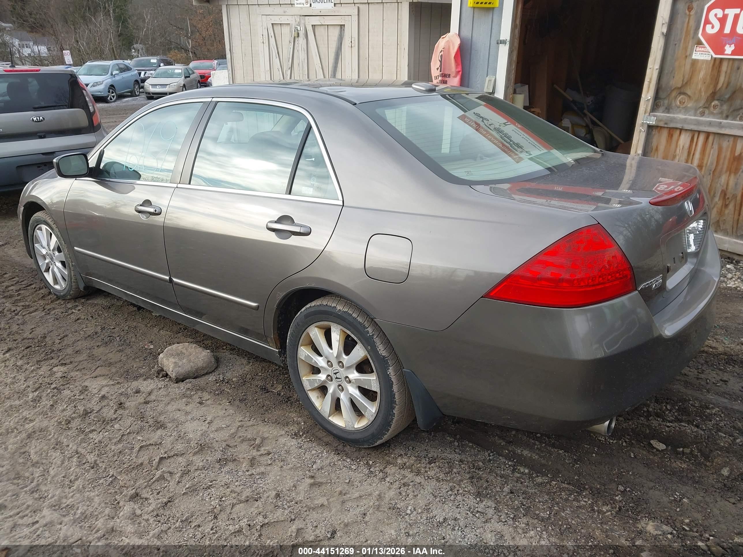 HONDA ACCORD image 3