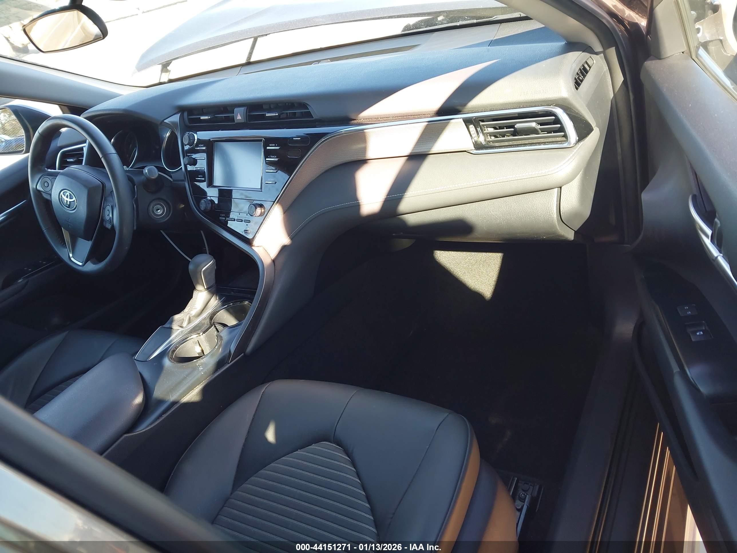 TOYOTA CAMRY image 5