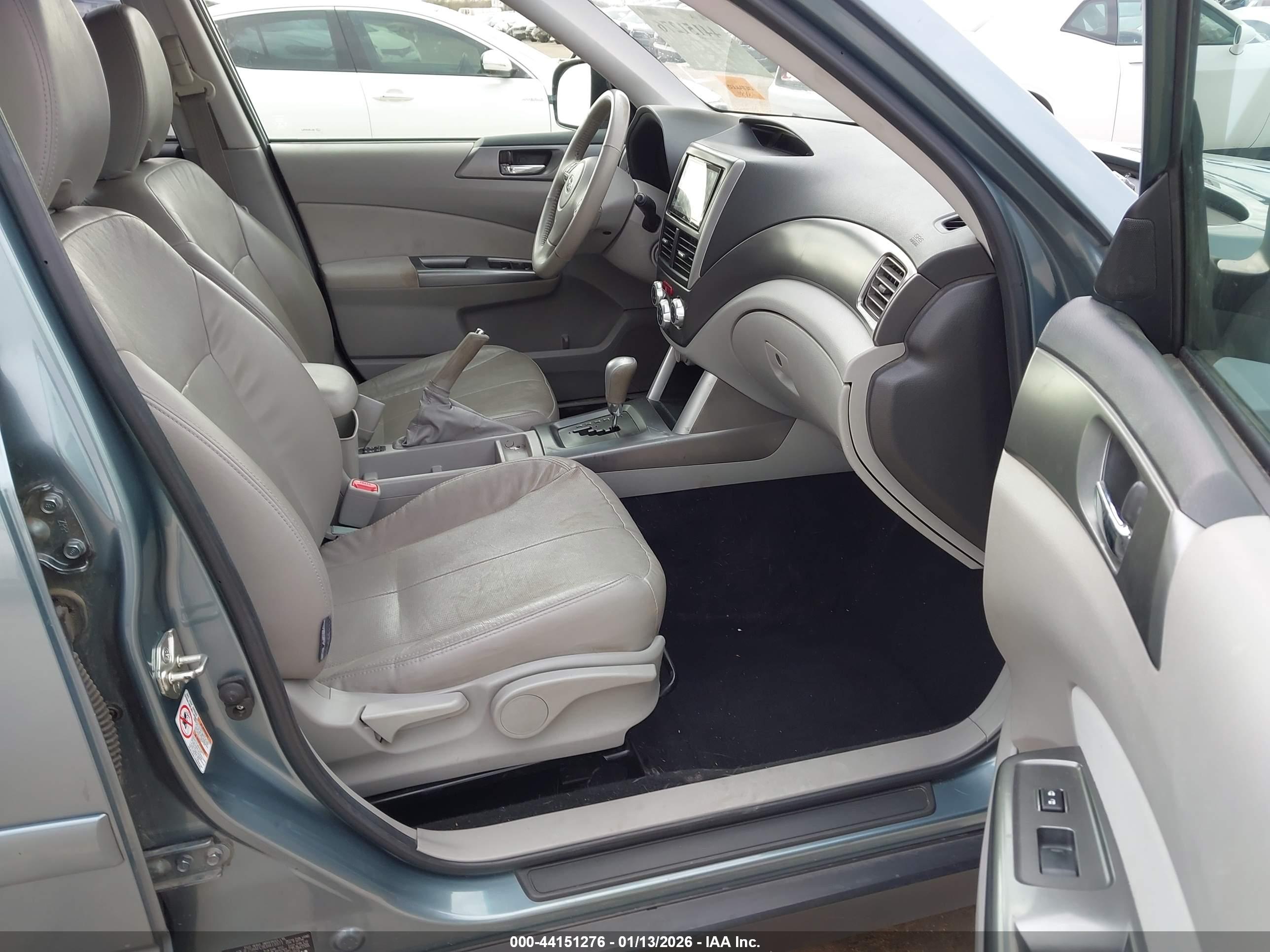 SUBARU FORESTER image 5