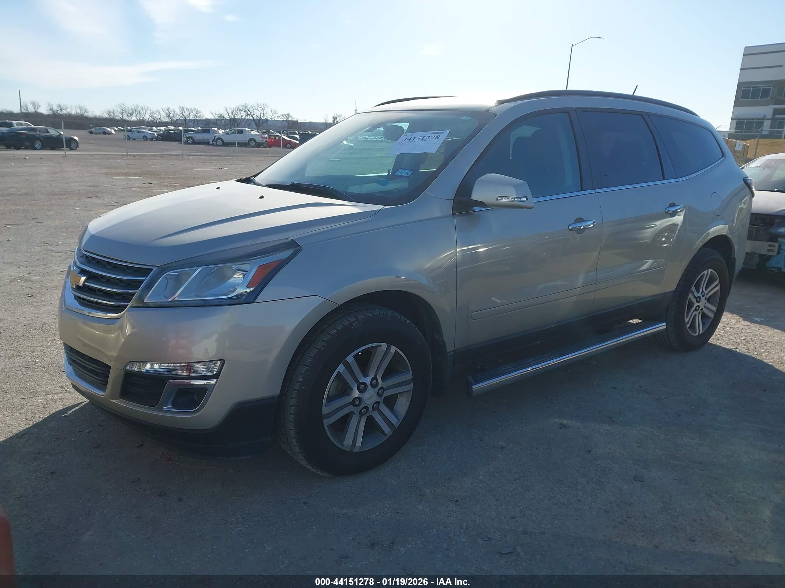 CHEVROLET TRAVERSE image 2