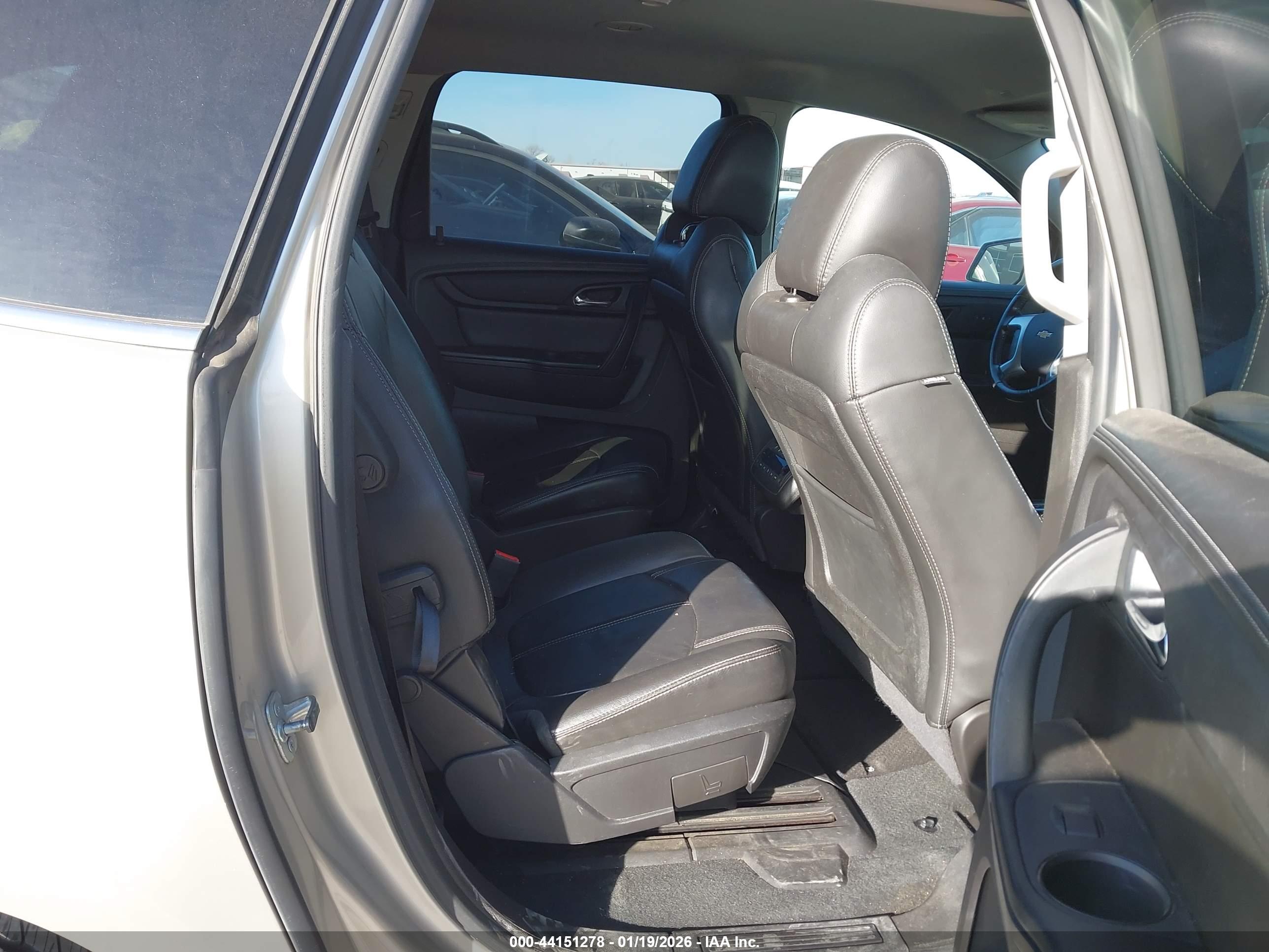 CHEVROLET TRAVERSE image 8