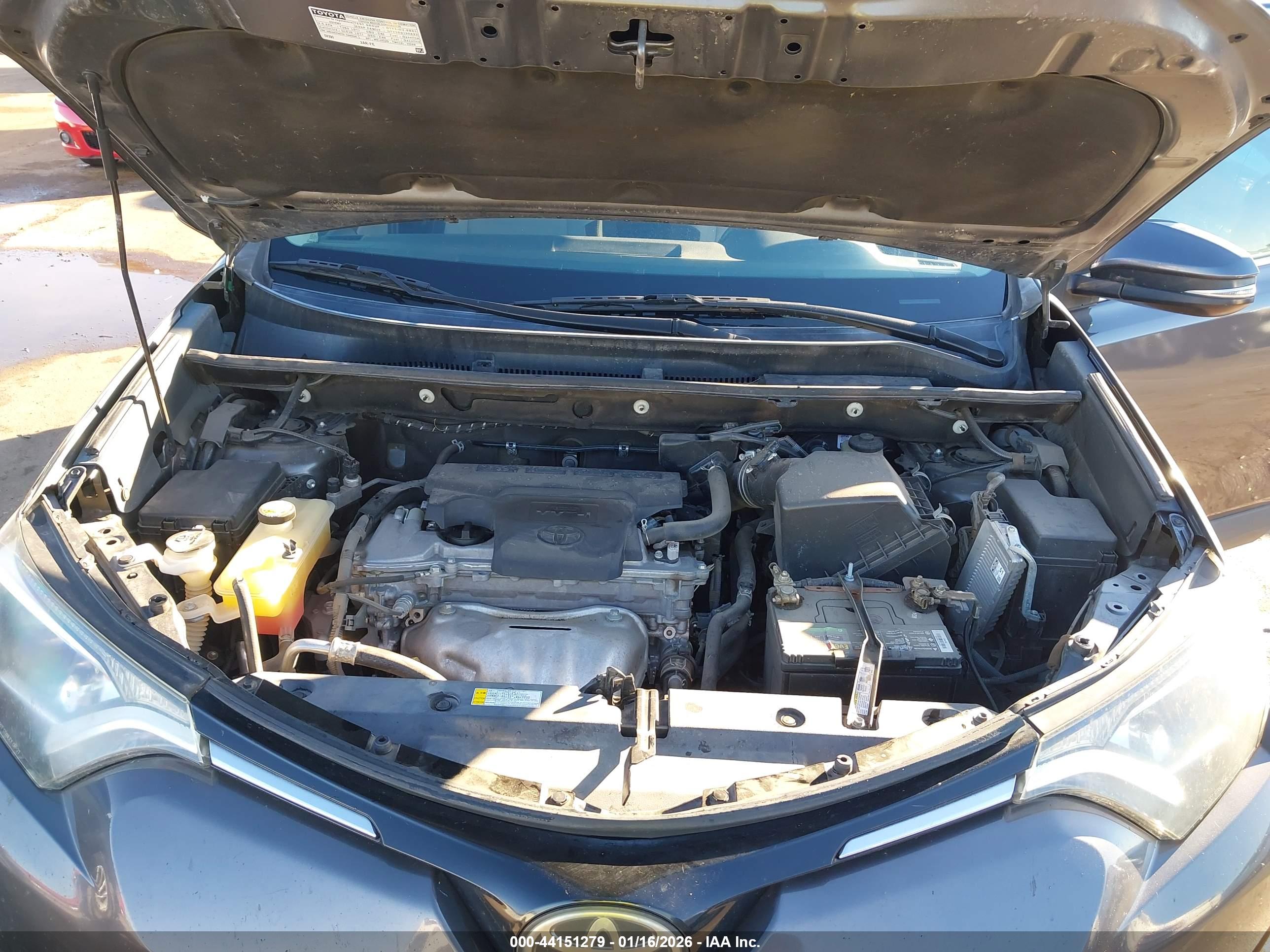 TOYOTA RAV4 image 10