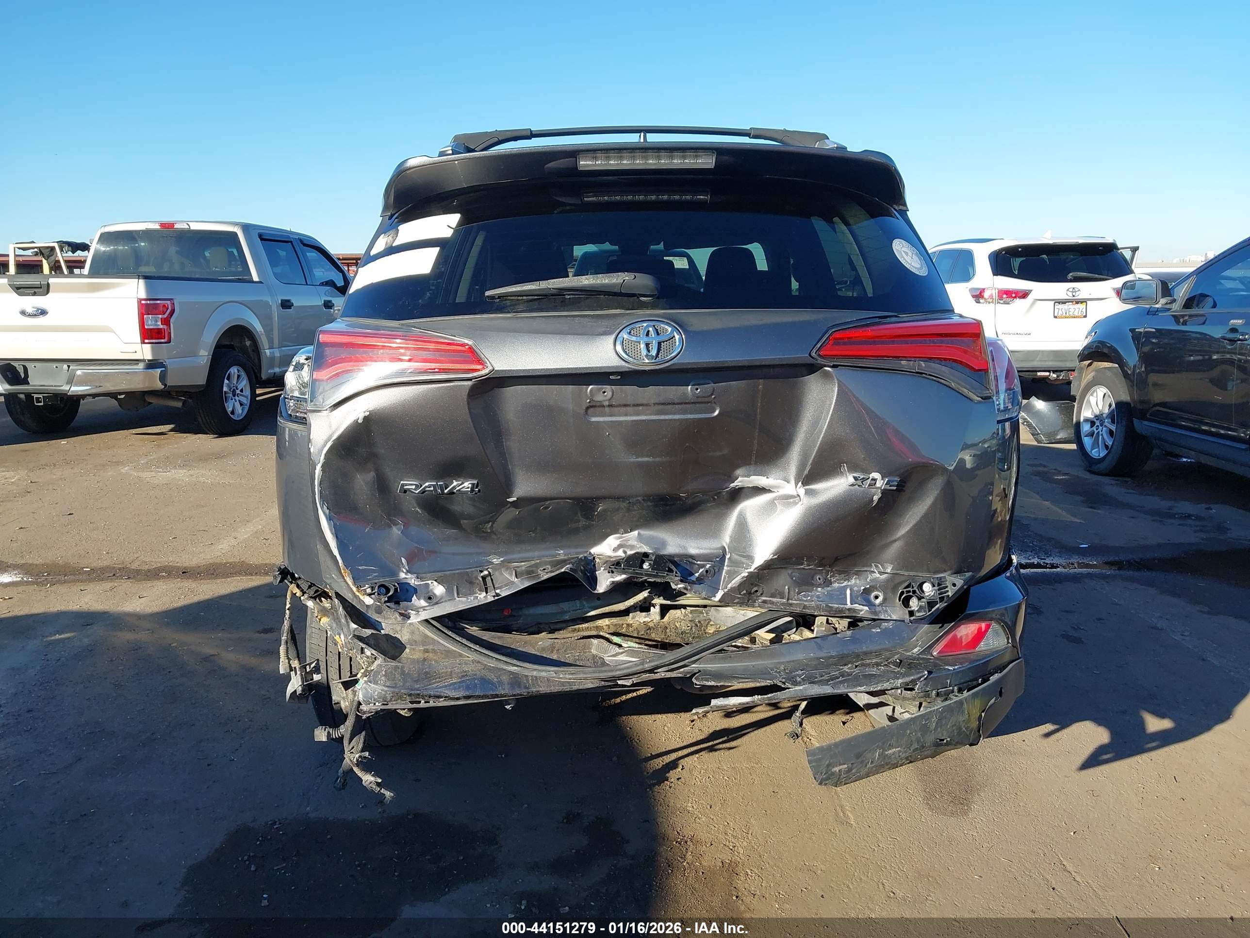 TOYOTA RAV4 image 6