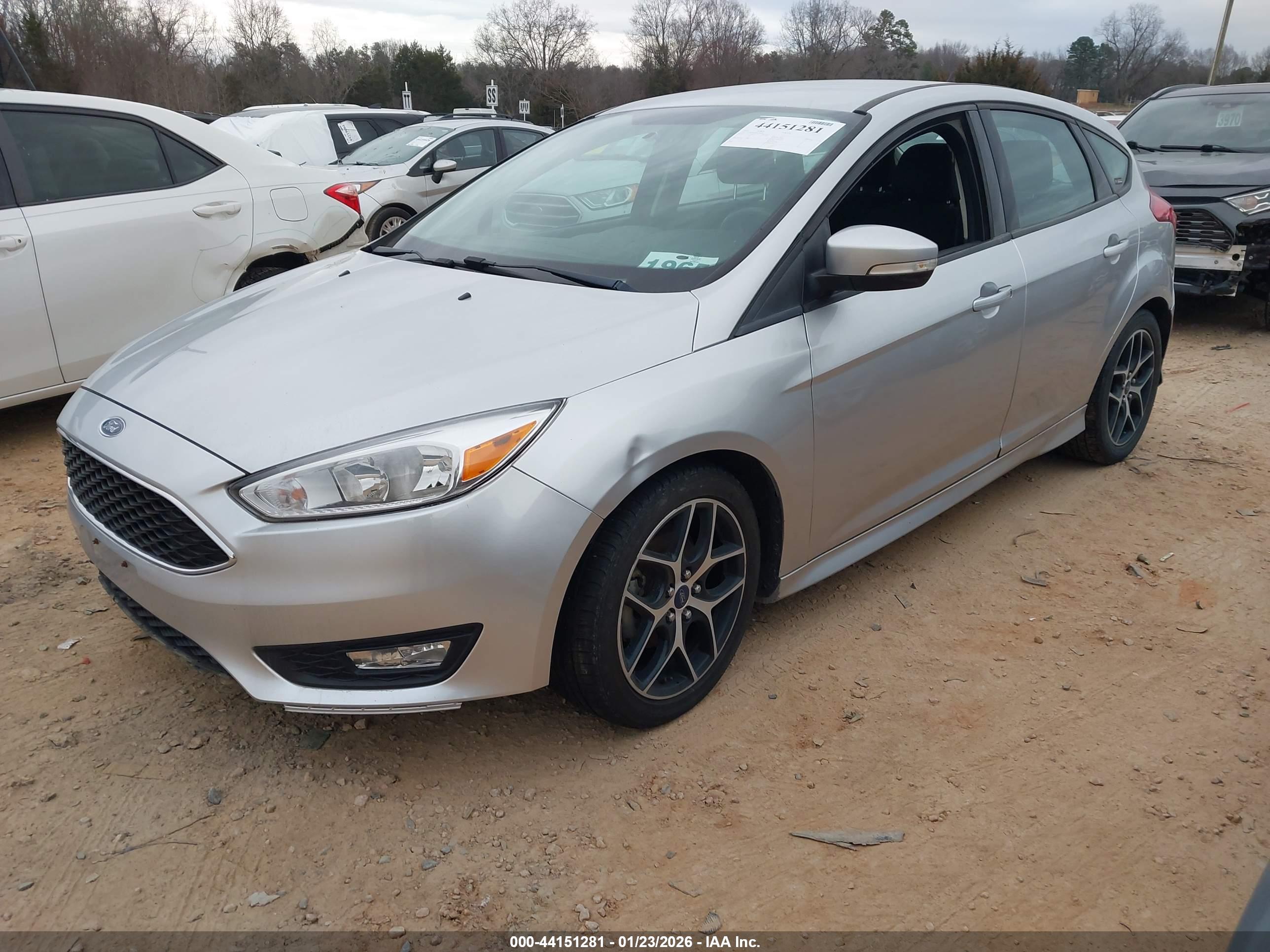 FORD FOCUS image 2