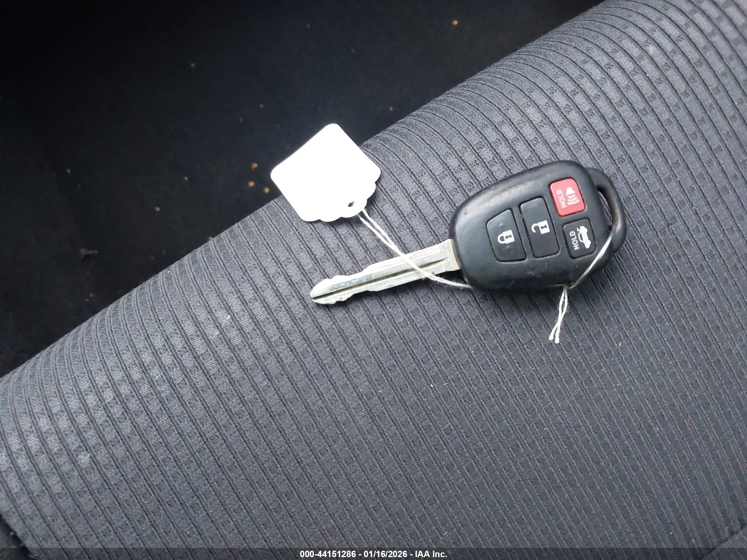 TOYOTA CAMRY image 11