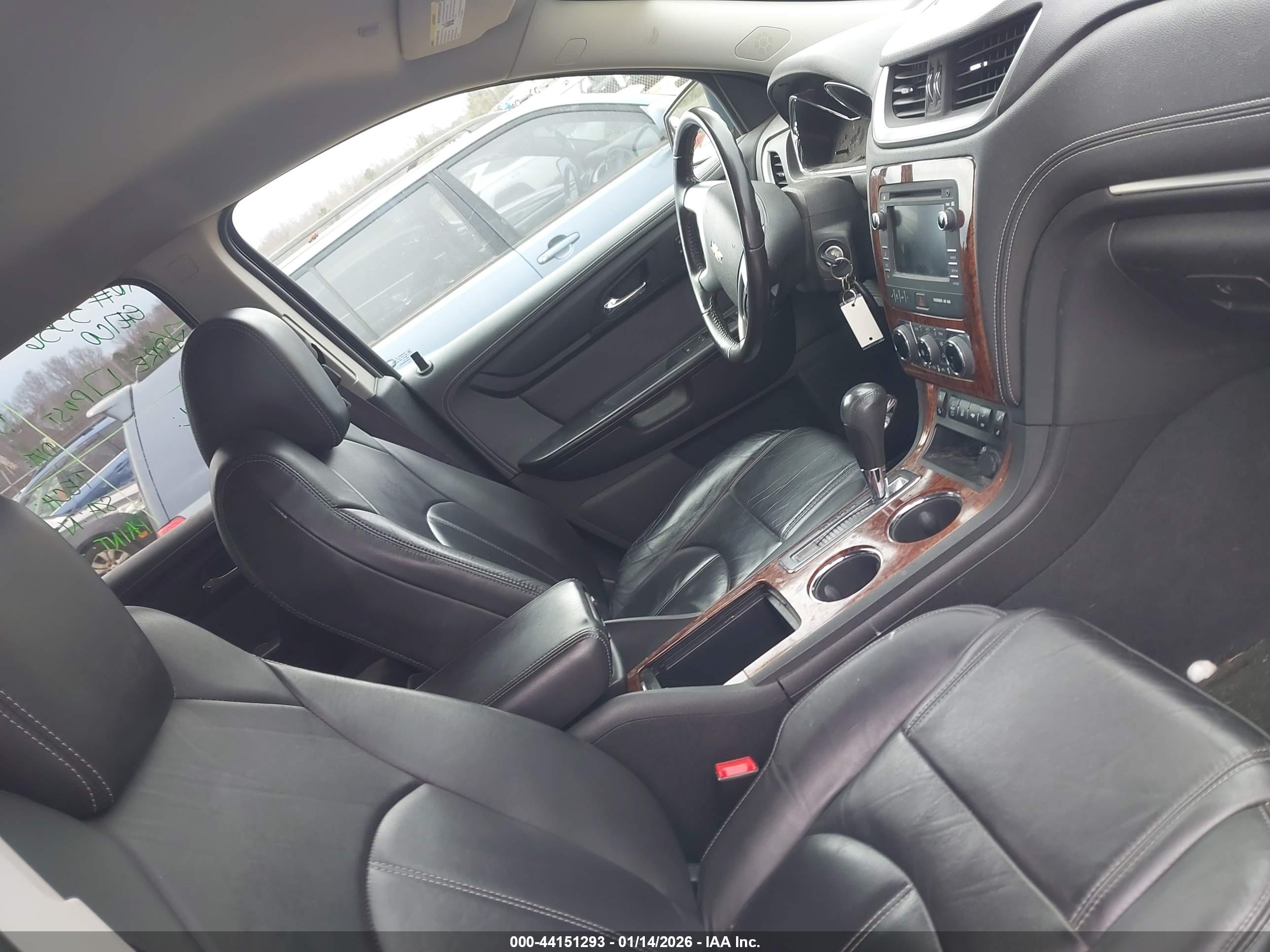CHEVROLET TRAVERSE image 5