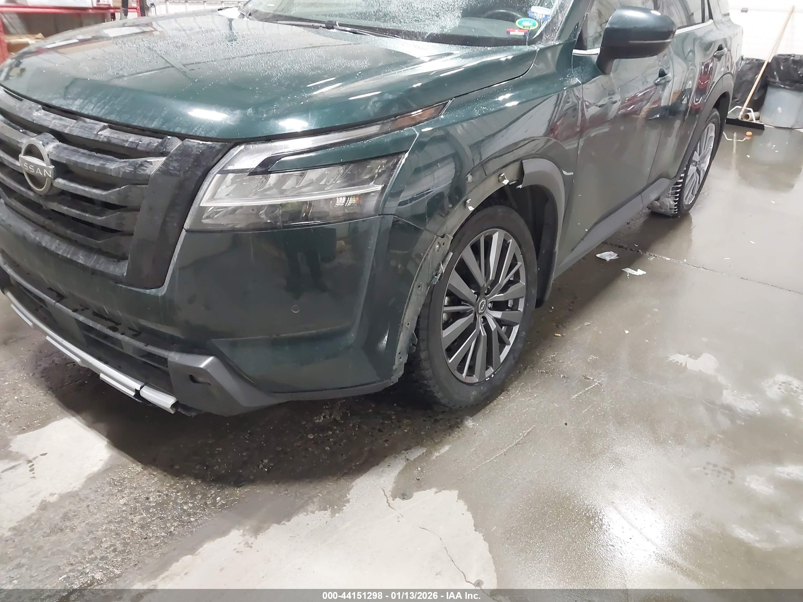 NISSAN PATHFINDER image 6