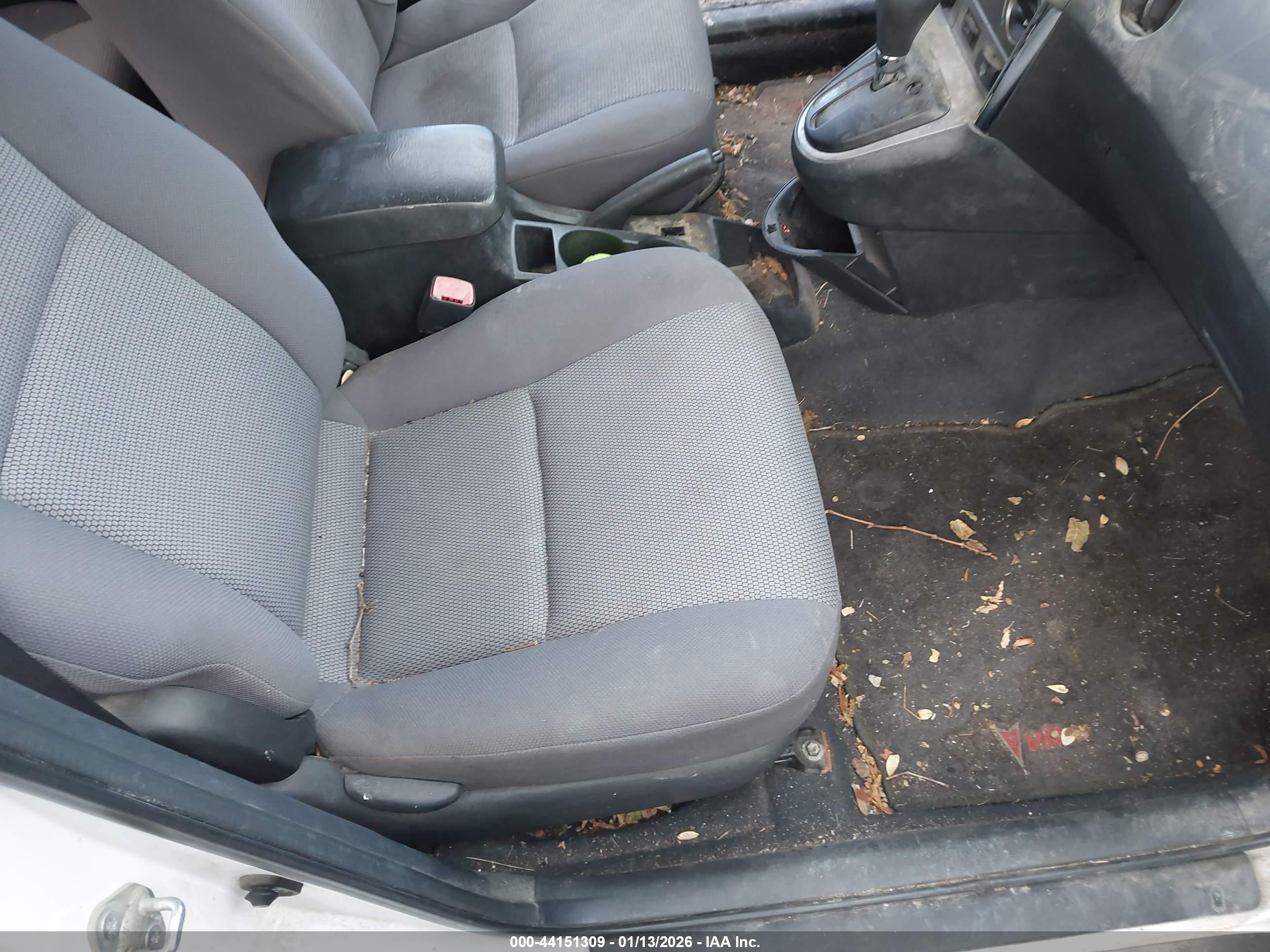 PONTIAC VIBE image 5