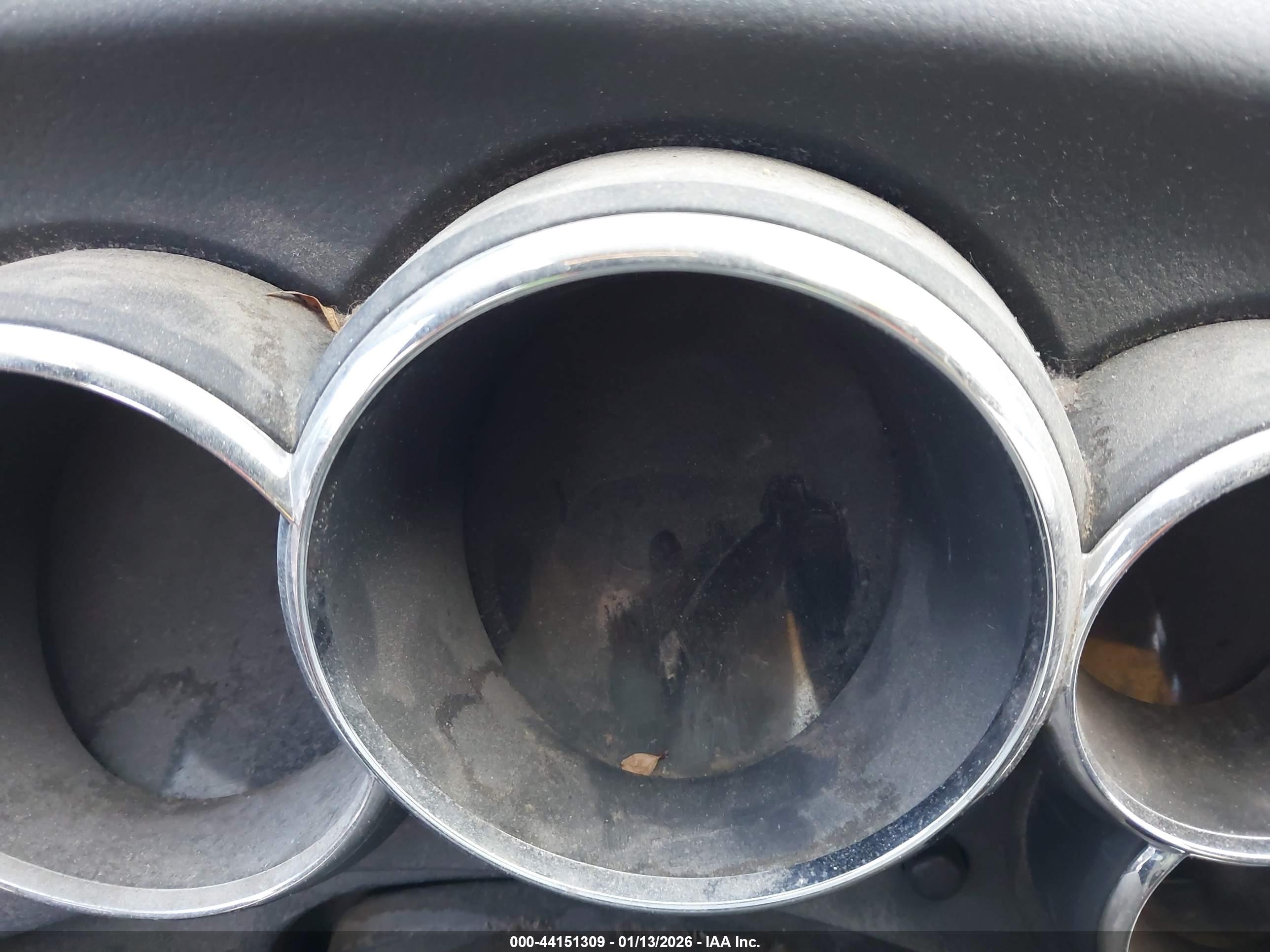 PONTIAC VIBE image 7