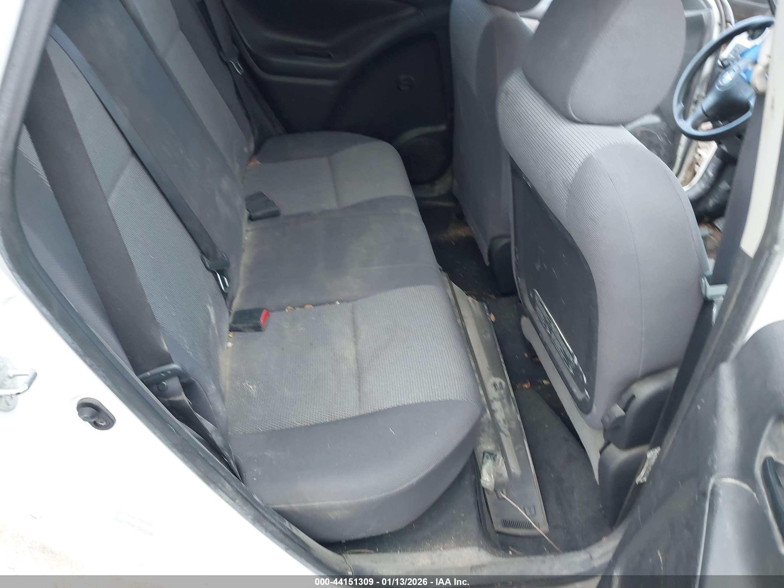 PONTIAC VIBE image 8