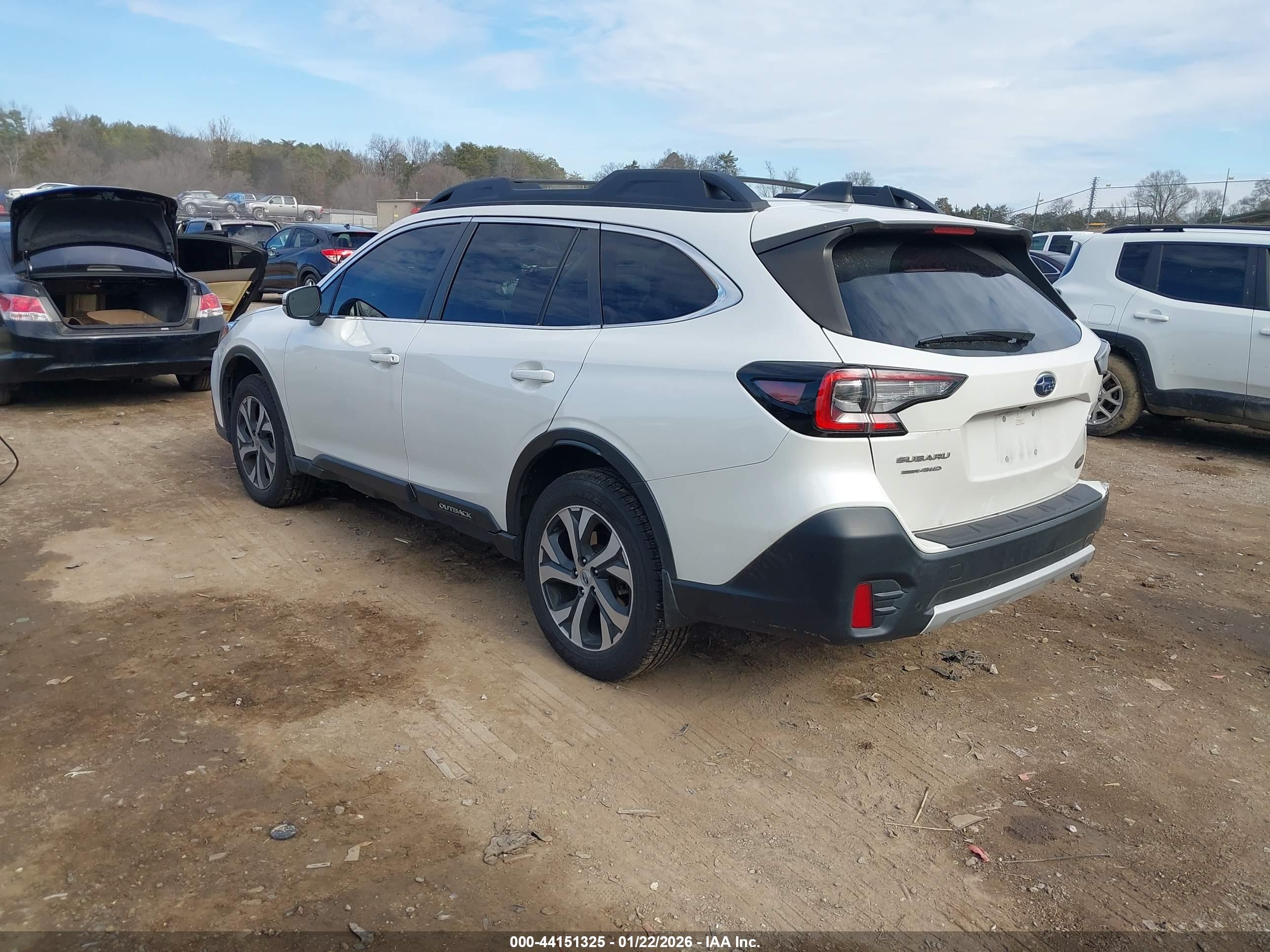 SUBARU OUTBACK image 3