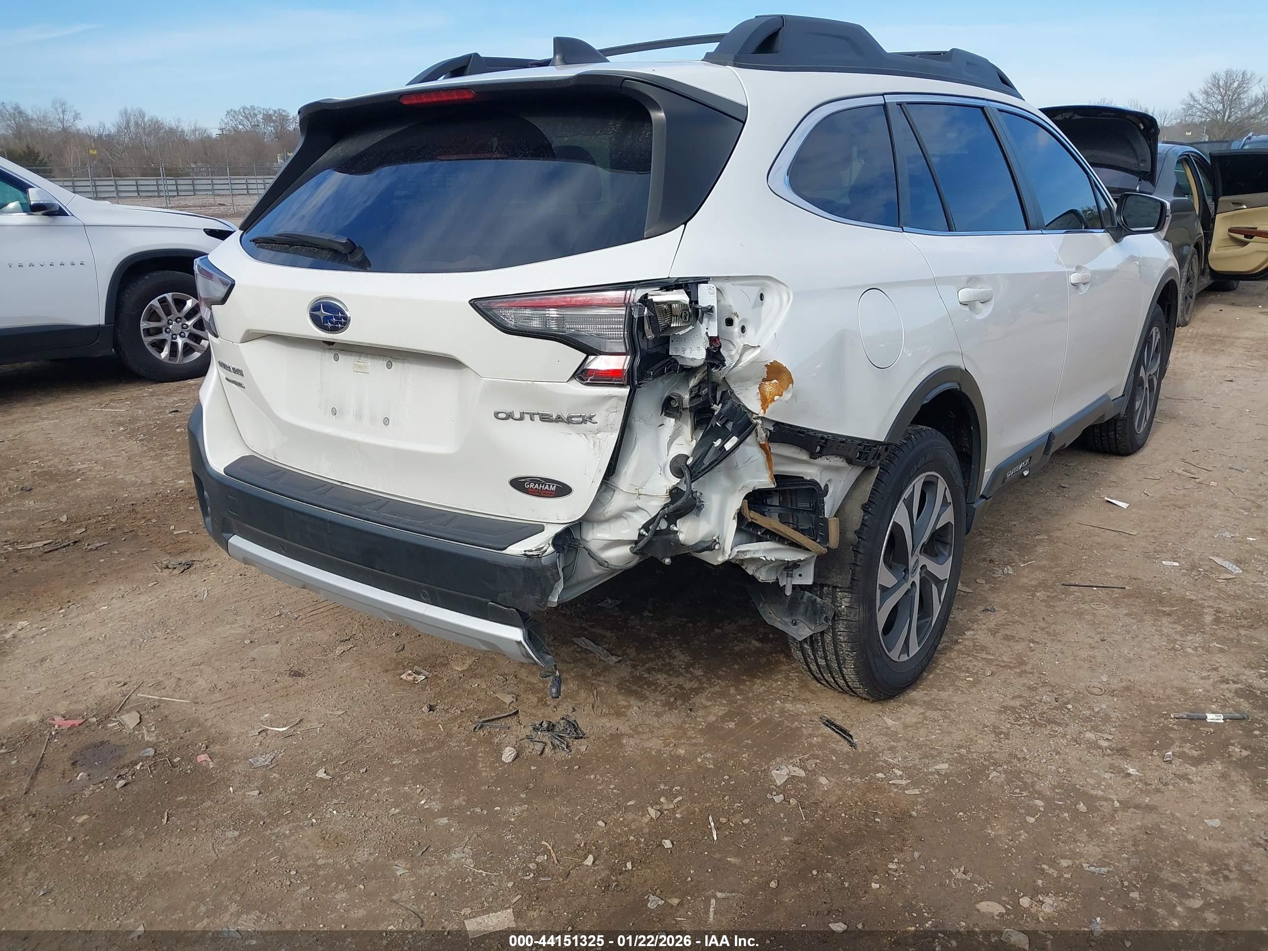 SUBARU OUTBACK image 6