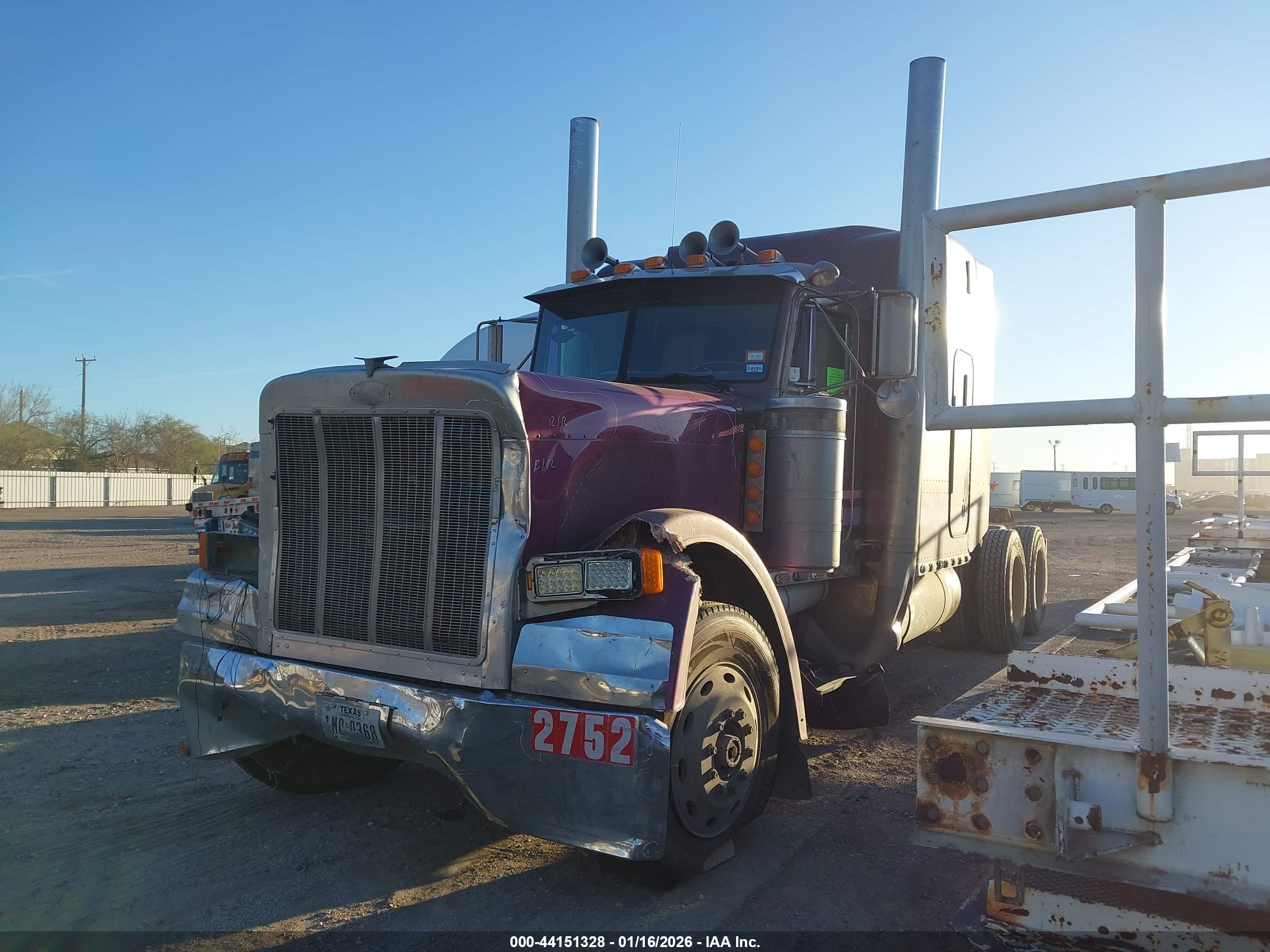 PETERBILT 379 image 2